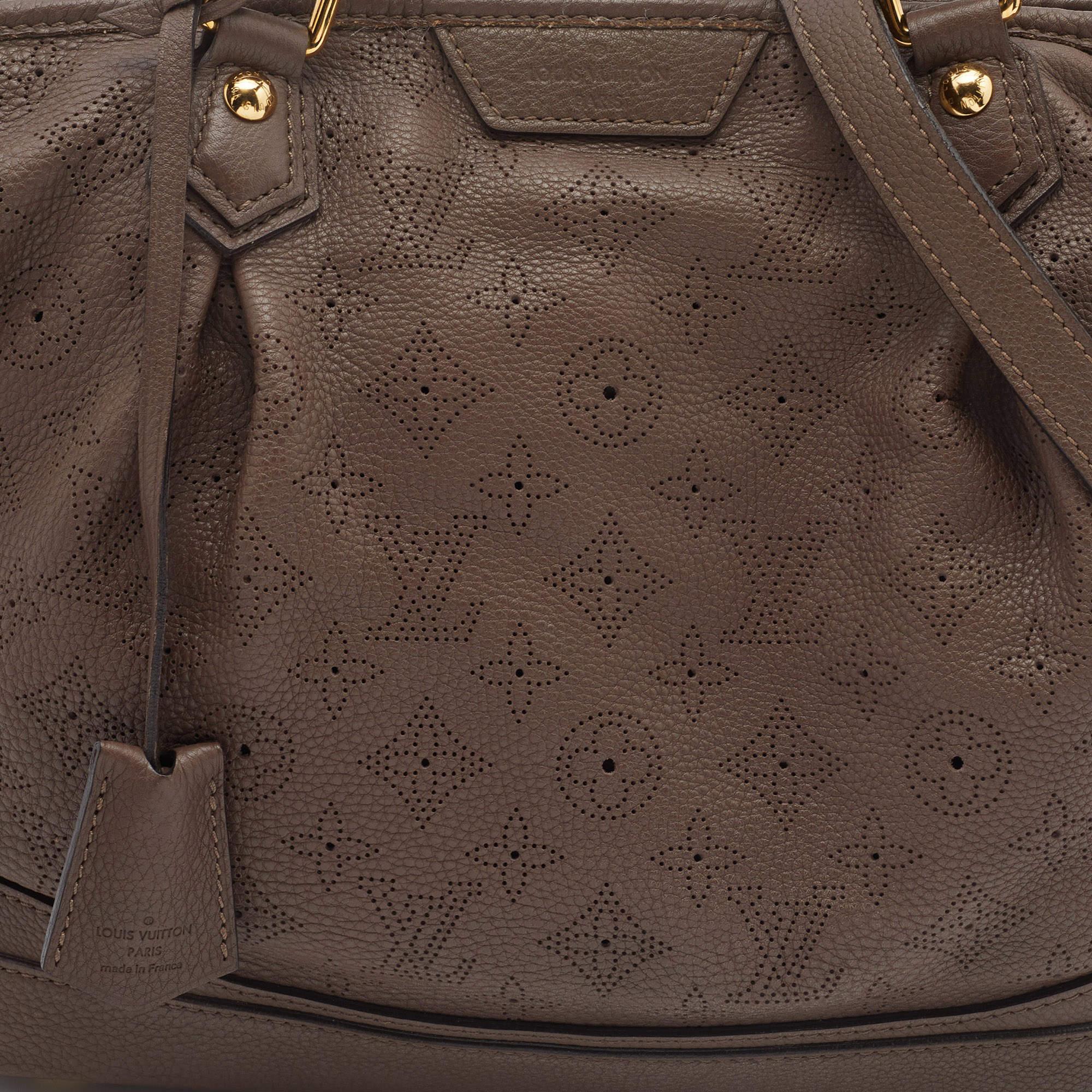 Louis Vuitton Poudre Mahina Leather Stellar PM Bag For Sale 5
