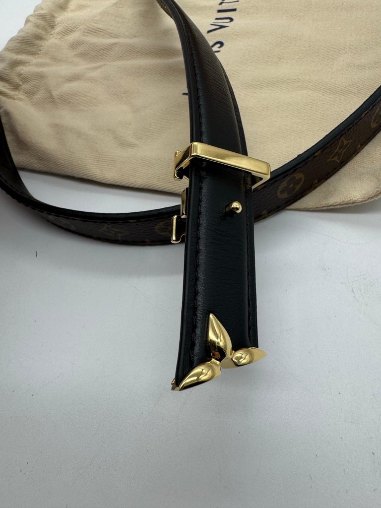 Louis Vuitton Pretty LV 20mm Reversible Belt Black 80 cm For  display picture 3