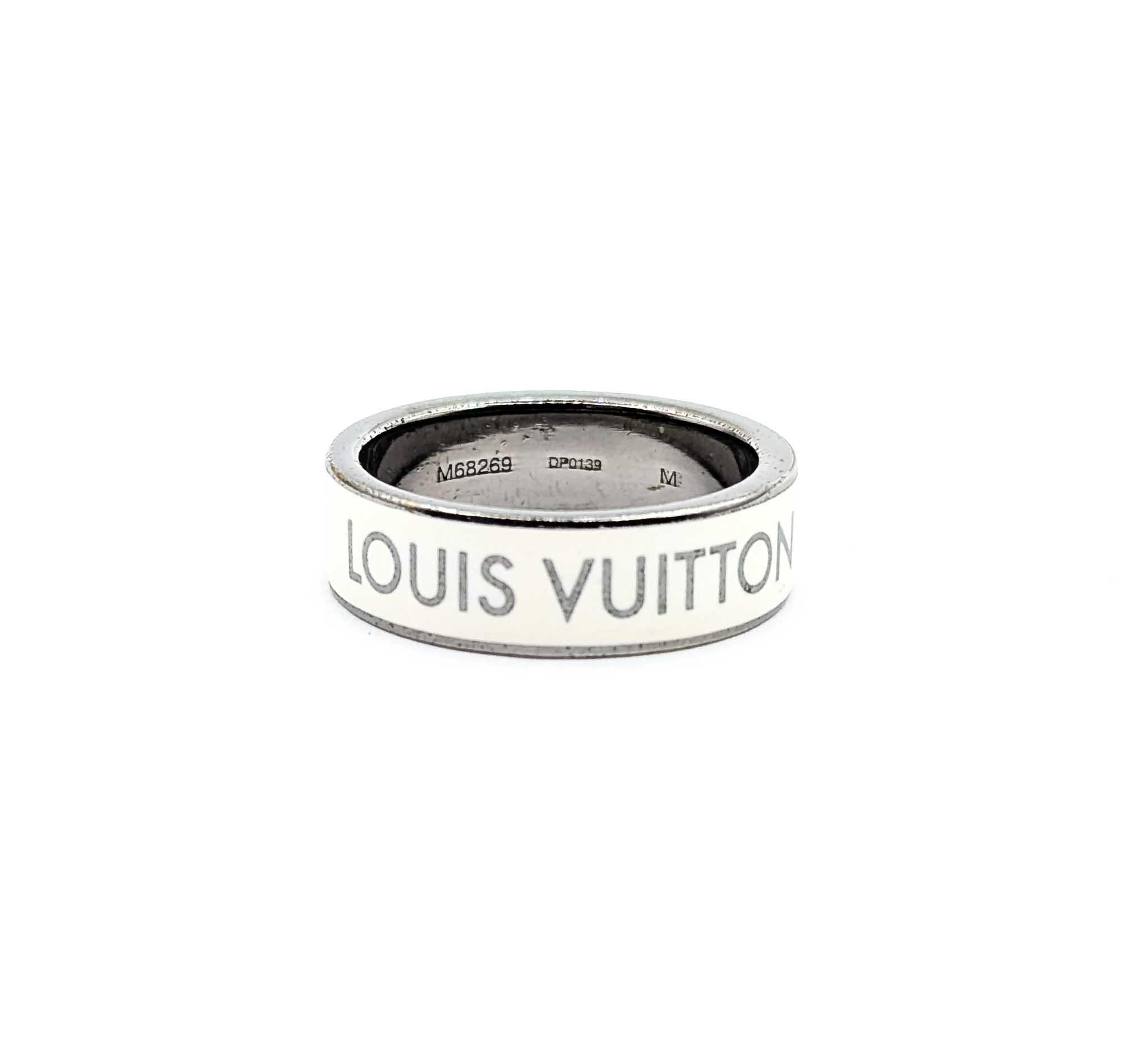 Discover timeless elegance with the Louis Vuitton Prima Donna Monogram Ring, a stunning pre-owned designer accessory that perfectly marries sophistication and style. This exquisite piece showcases the iconic Louis Vuitton monogram, making it a