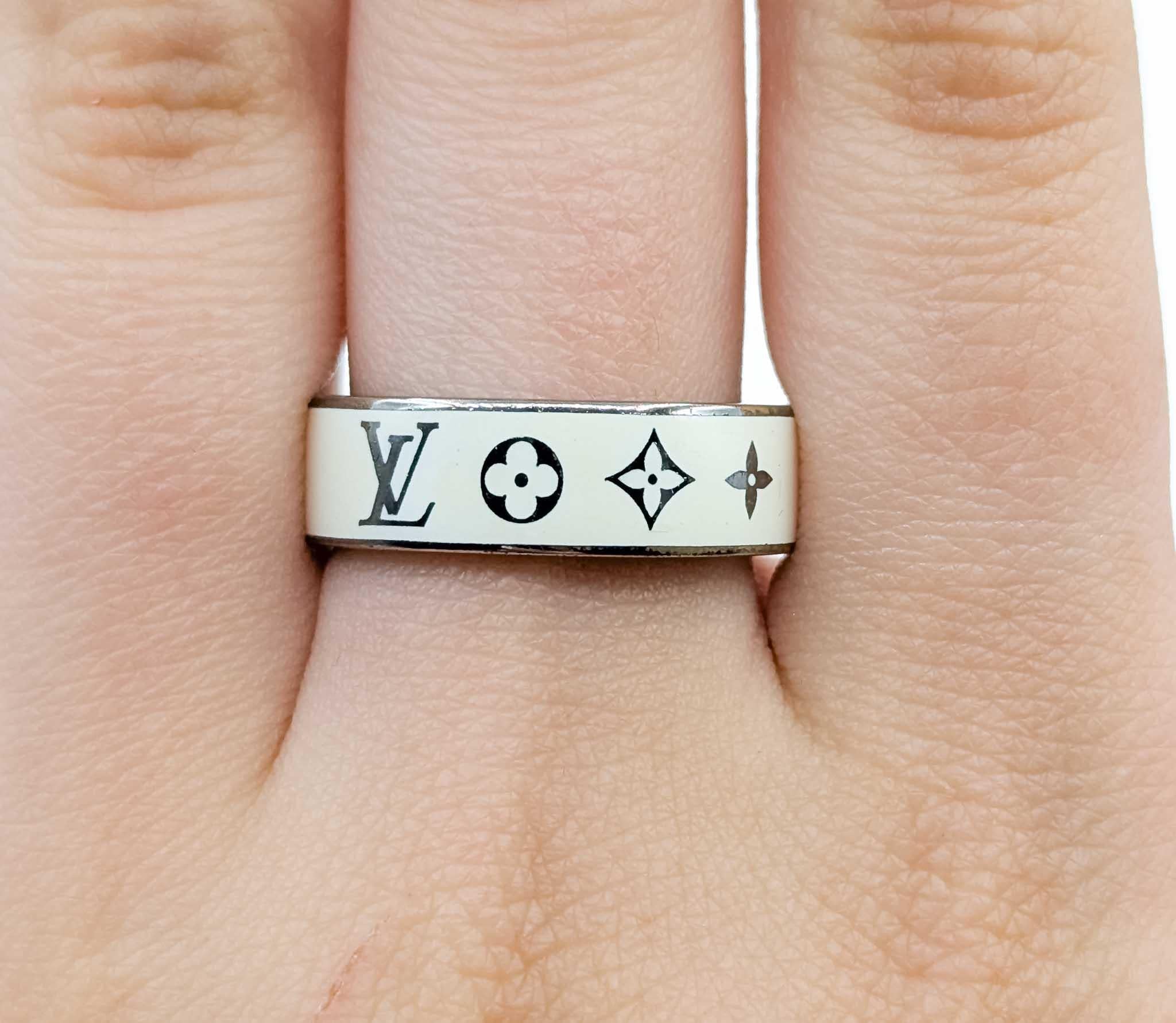 Louis Vuitton Prima Donna Monogram Ring For Sale 1