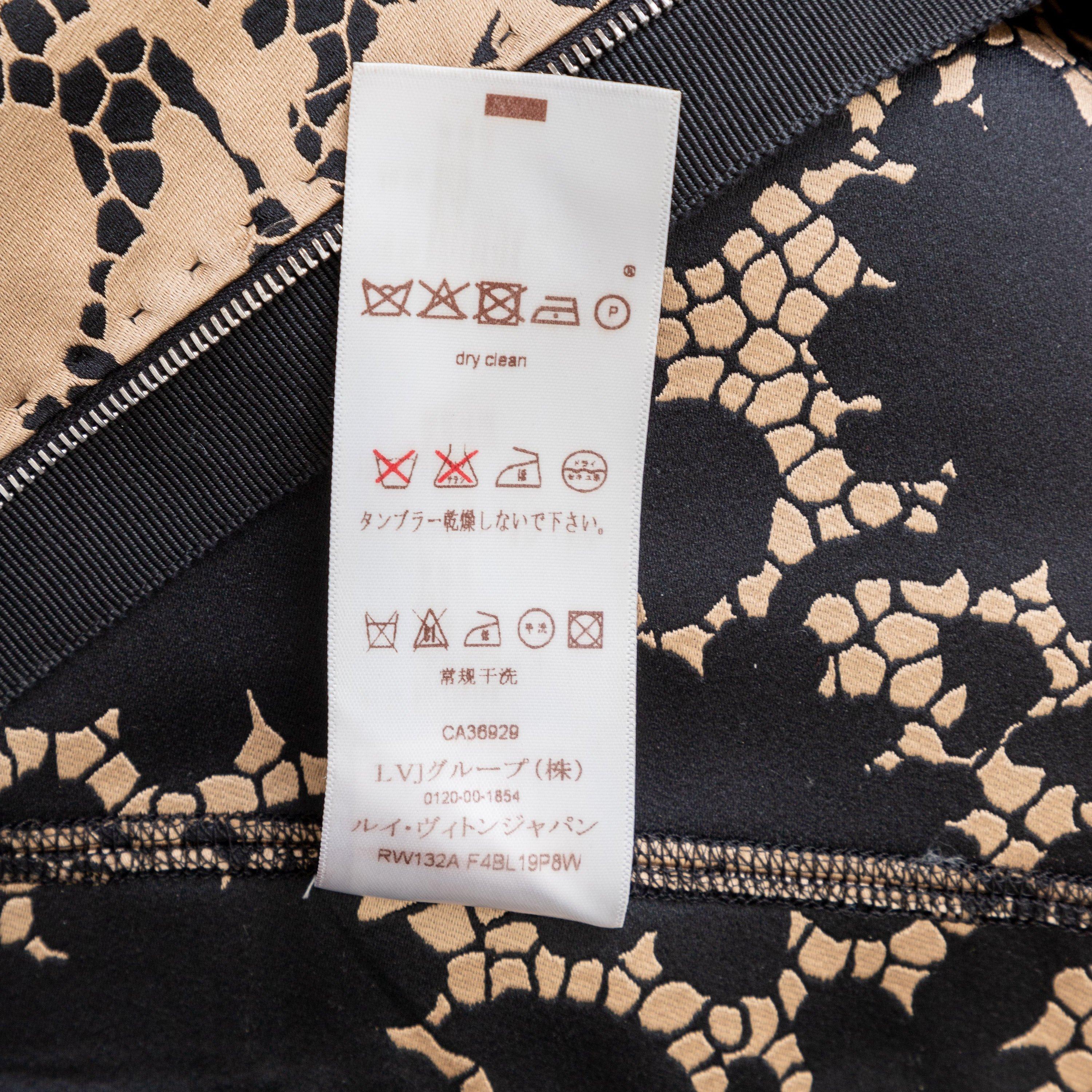 Louis Vuitton Printed Top with Collar - '10s For Sale 15