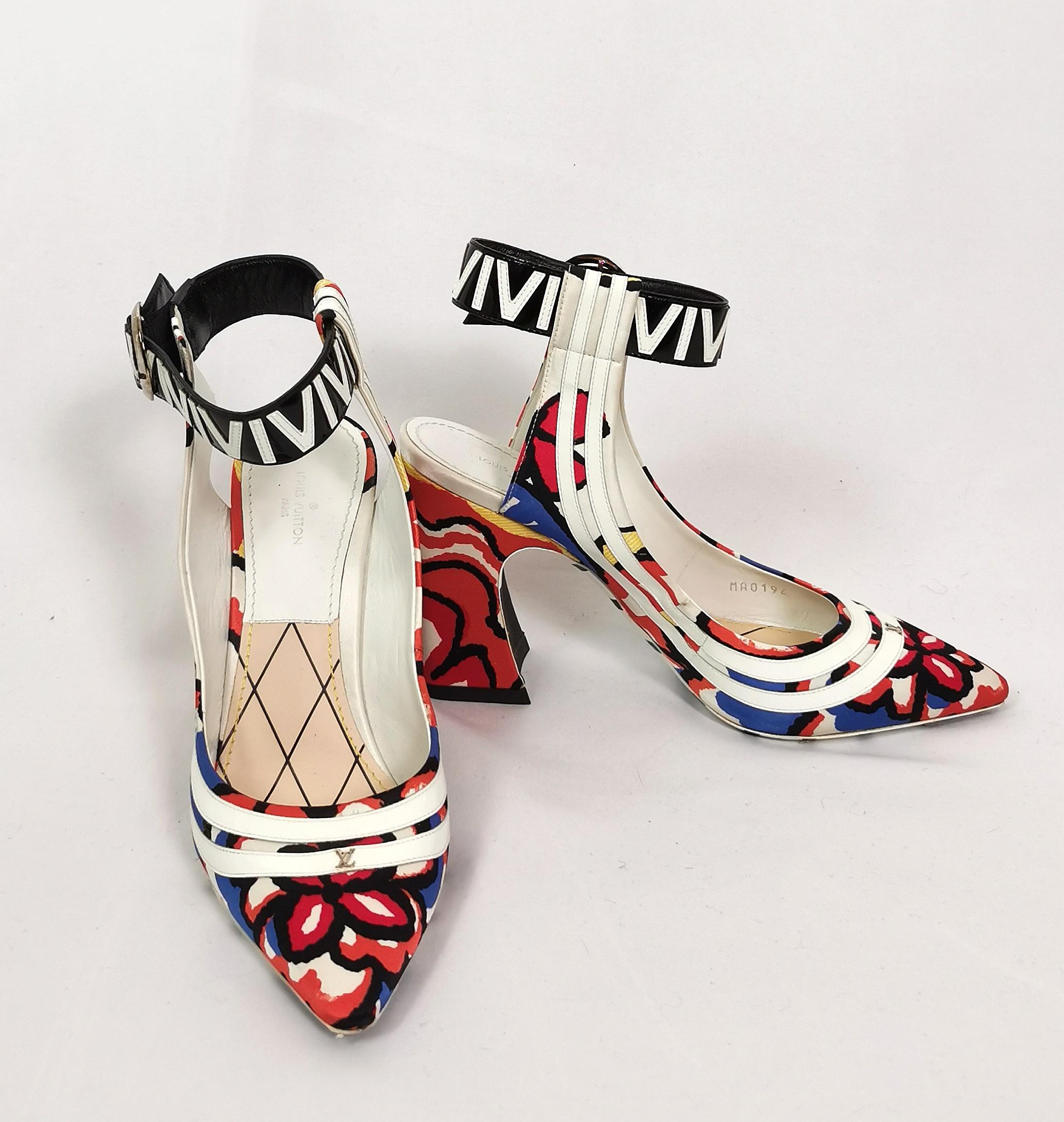 Chaussures à talons Louis Vuitton en psychédélique, imprimé floral et lanière de cheville  État moyen à NEWARK, GB