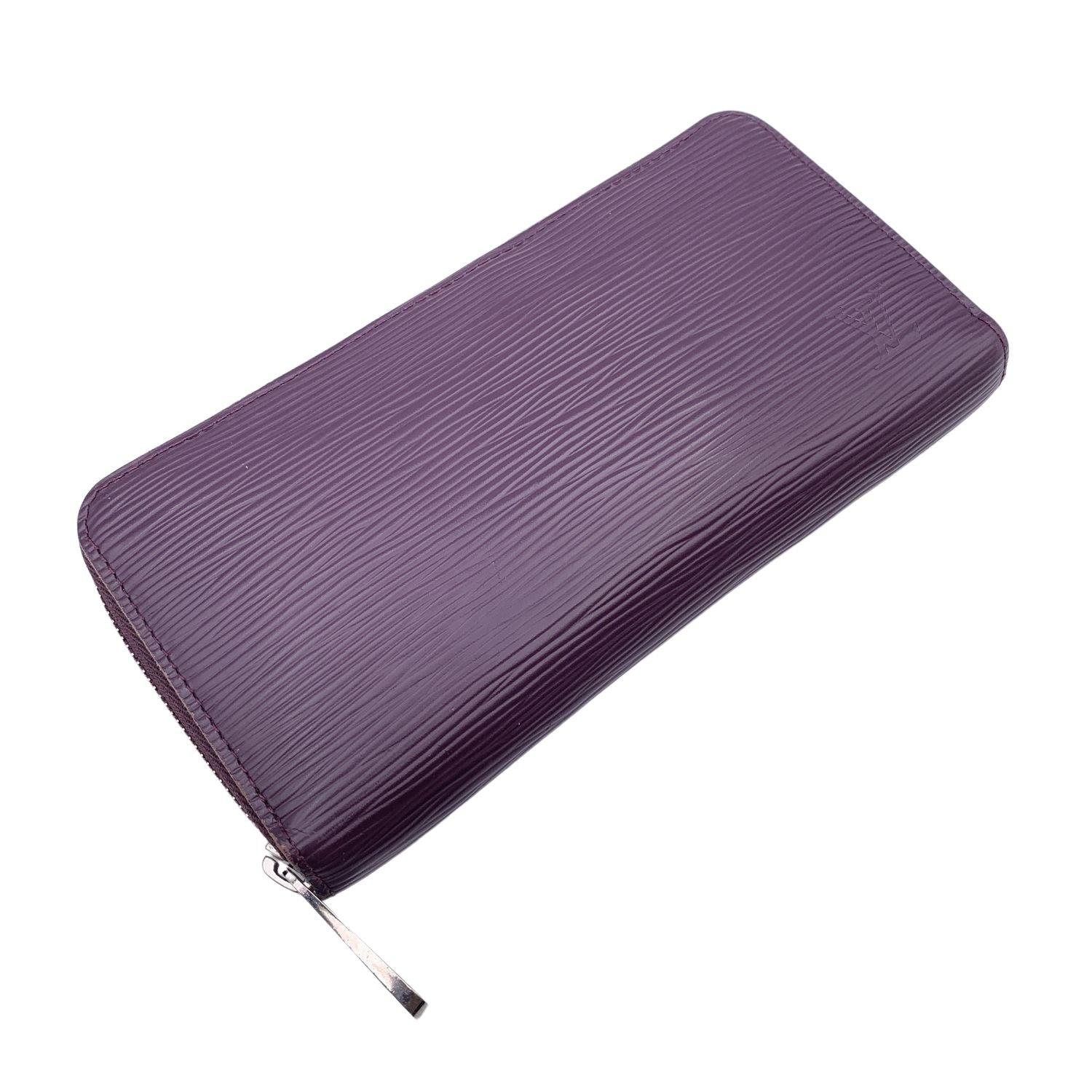 Louis Vuitton Purple Epi Leather Zippy Long Continental Wallet In Excellent Condition In Rome, Rome