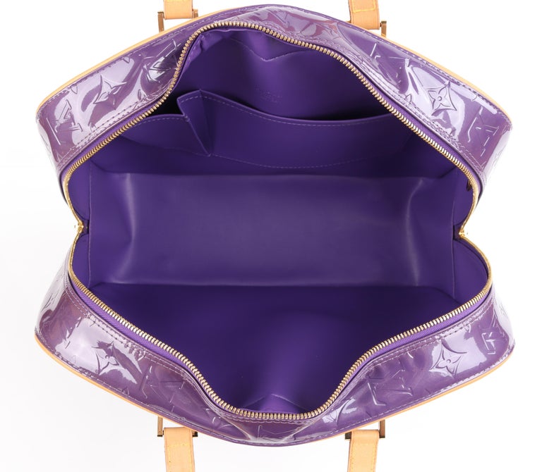 LOUIS VUITTON Vernis Pochette Butterfly Shoulder Bag Purple M92270 Auth  31970A