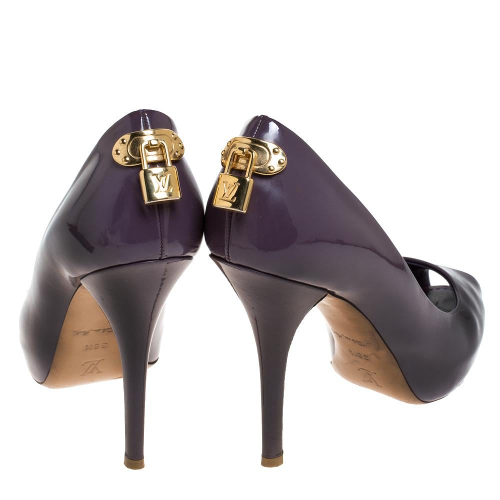 Louis Vuitton Purple Patent Leather Oh Really! Peep Toe Platform Pumps Size 38.5 In Good Condition In Dubai, Al Qouz 2