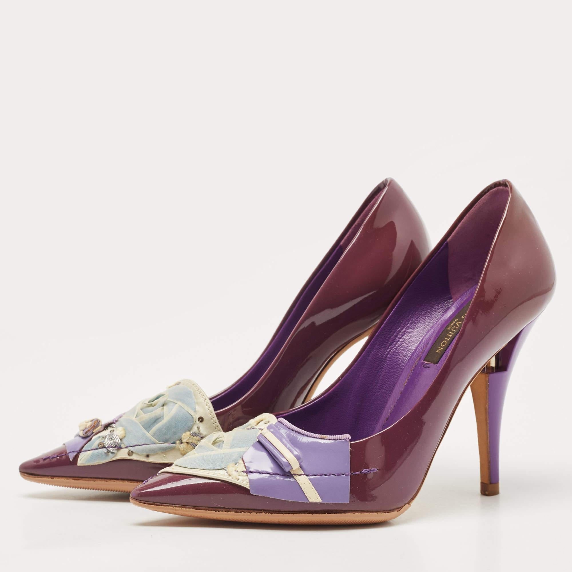 Make a chic style statement with these designer pumps. They showcase sturdy heels and durable soles  perfect for your fashionable outings