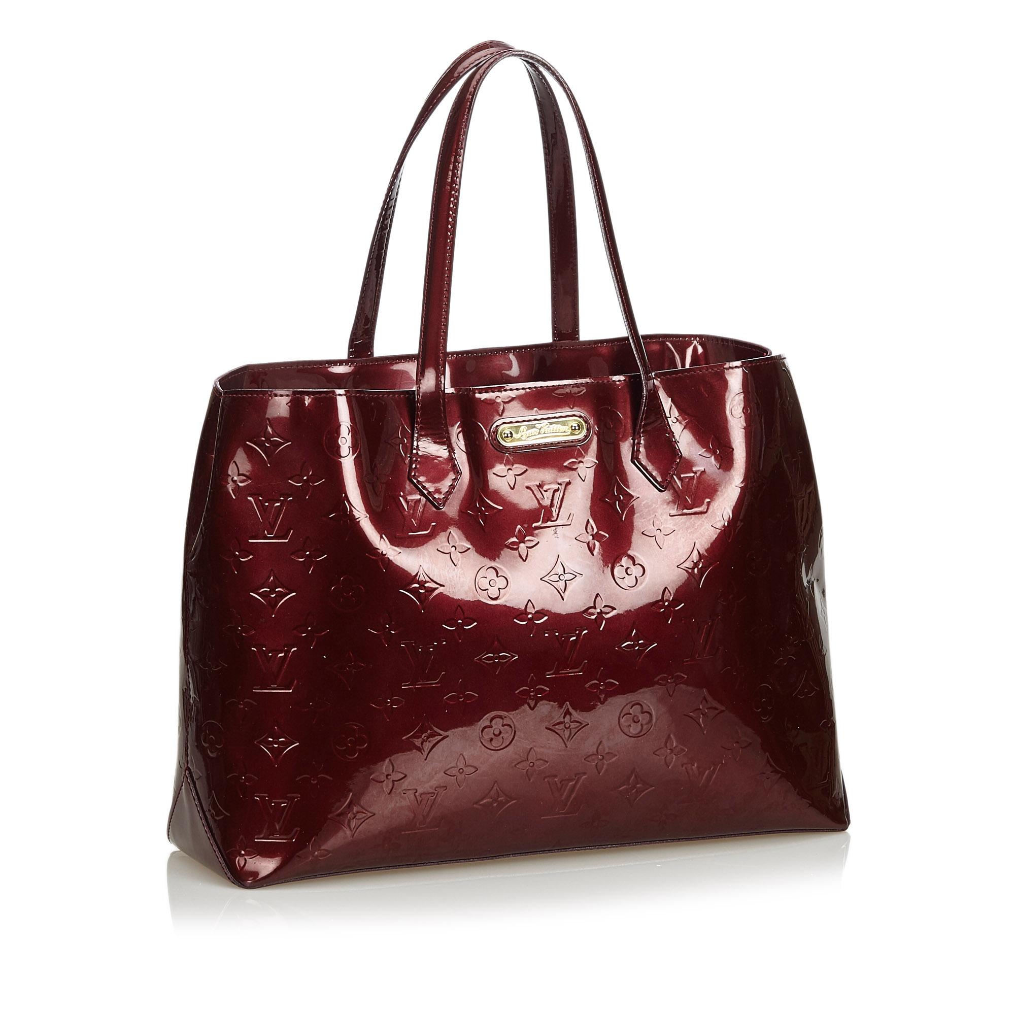 The Wilshire GM features a vernis leather body, flat straps, a top lobster claw closure. It carries as B condition rating.

Inclusions: 
This item does not come with inclusions.


Louis Vuitton pieces do not come with an authenticity card�please