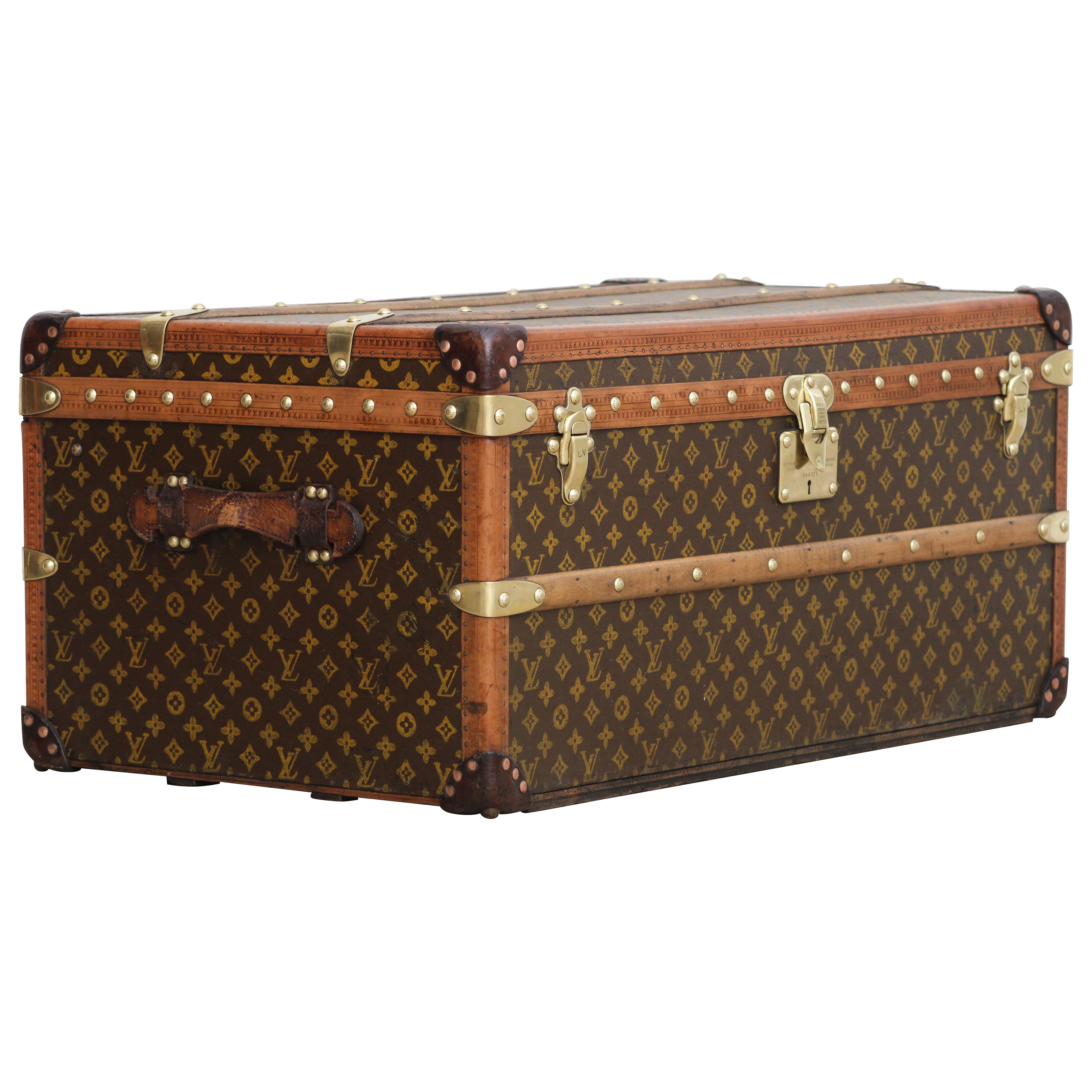 Raro baúl "Aero" de Louis Vuitton