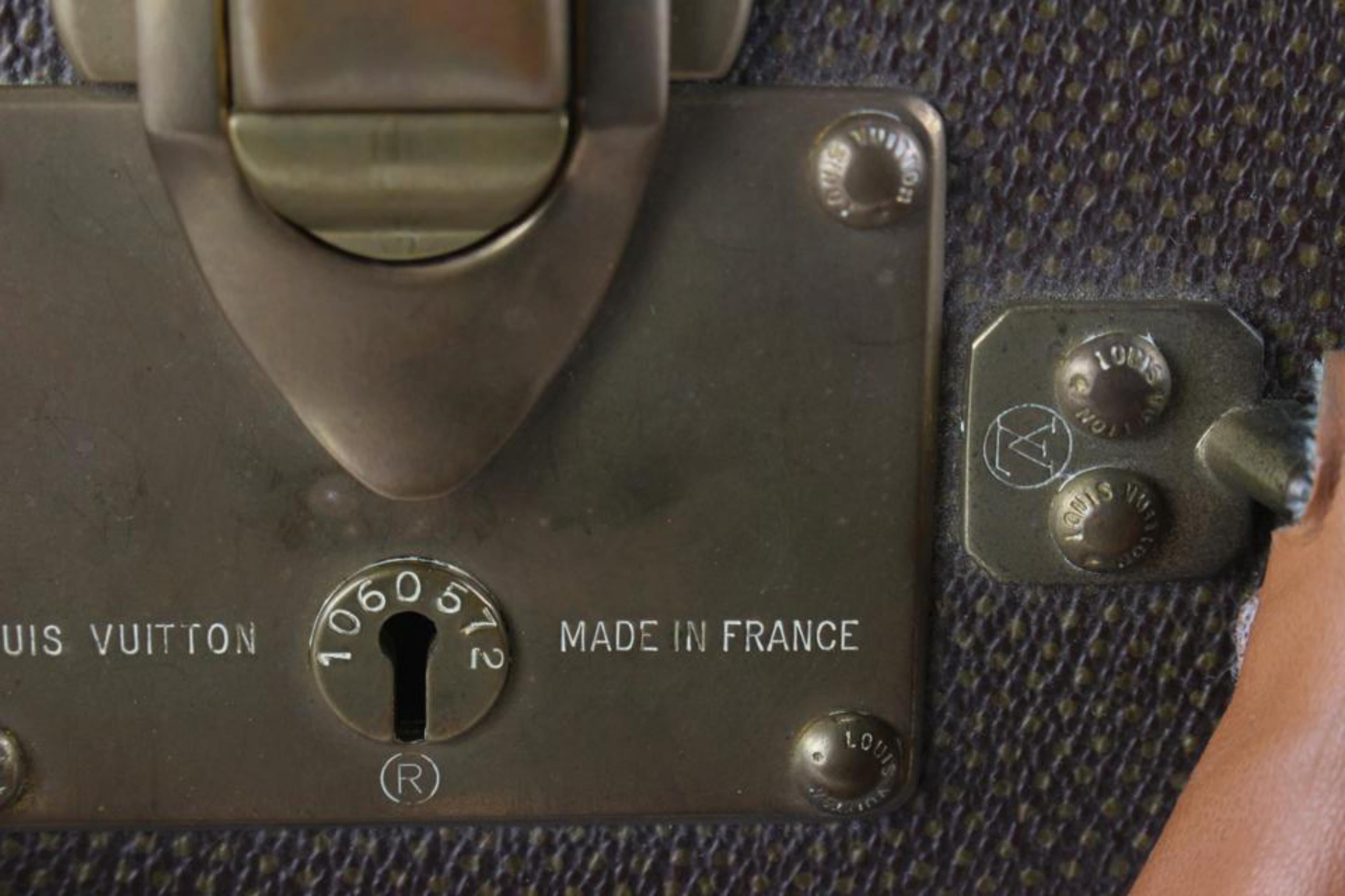 Code de date/Numéro de série : 963801
Fabriqué en : France
Mesures : Longueur :  23.5