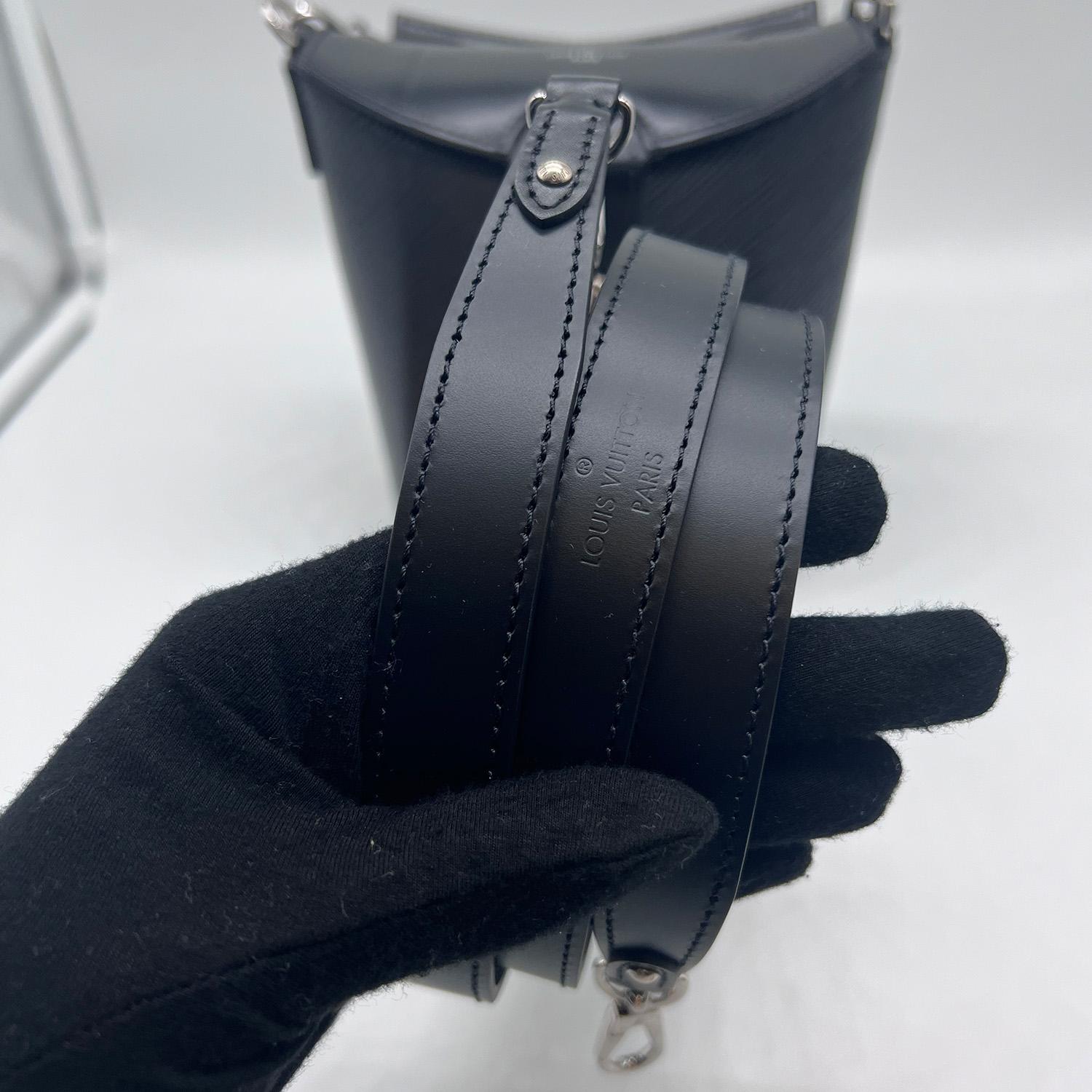 Louis Vuitton Rare Epi Small Bento Box In Black 2018 Runway For Sale 2