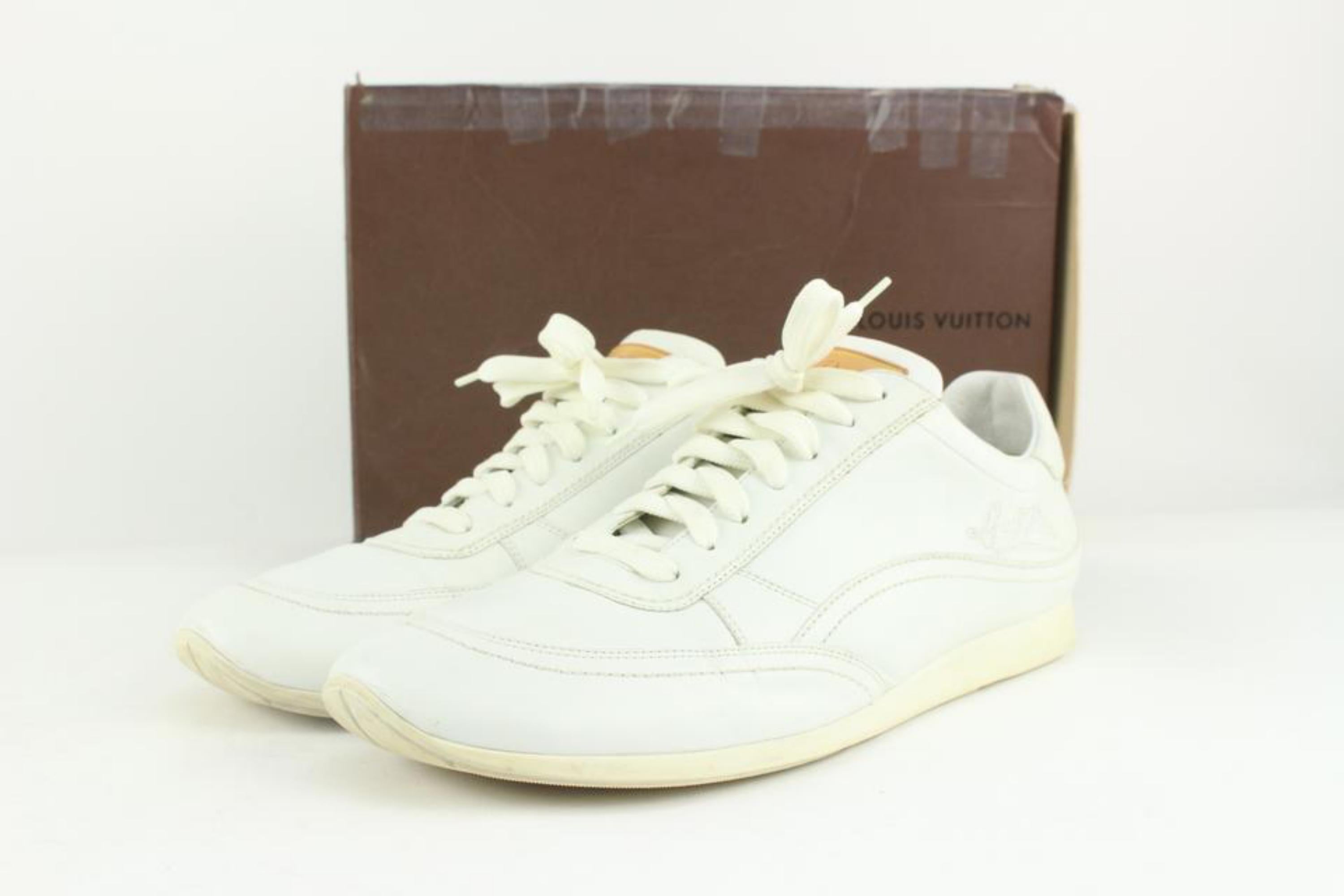 Louis Vuitton White Sneakers Men - 8 For Sale on 1stDibs