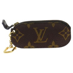Louis Vuitton Beige Pochette Key Cles Keychain Change Monogram Vernis Coin  Pouch For Sale at 1stDibs