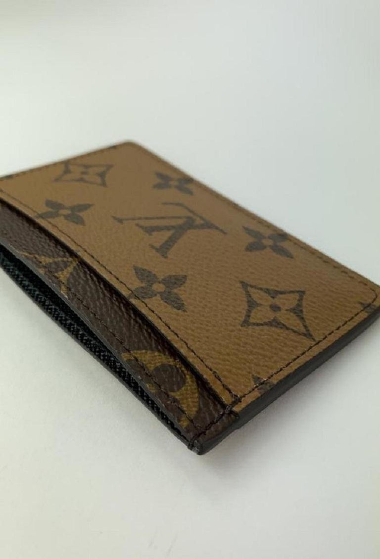 Louis Vuitton Rare Monogram Reverse Card Holder Wallet Case 862011 For Sale  at 1stDibs | louis vuitton card holder, lv card holder, lv cardholder