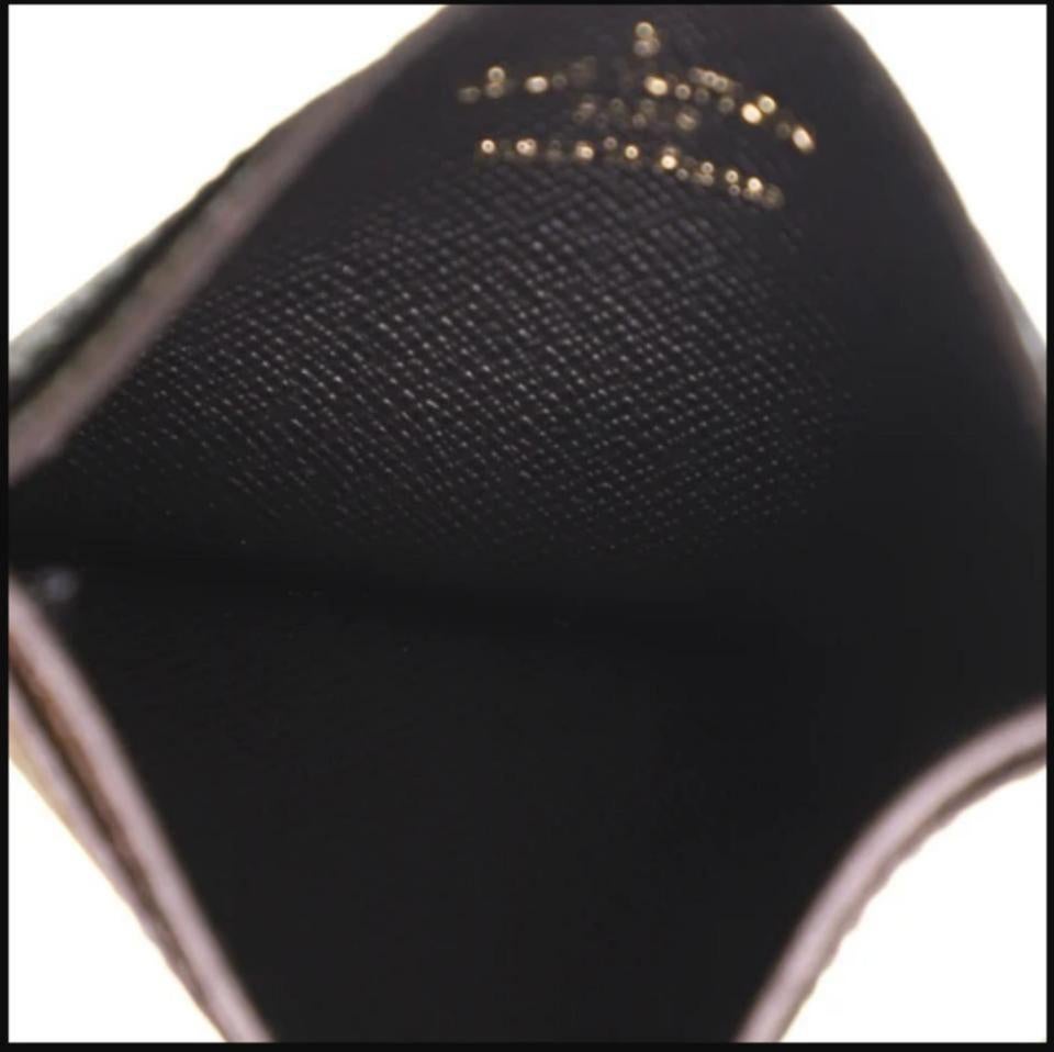 Seltenes Monogrammiertes rückseitiges Kartenetui von Louis Vuitton, Portemonnaie-Etui 86 2011 im Zustand „Neu“ im Angebot in Dix hills, NY