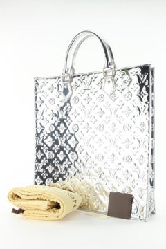 Louis Vuitton  Sac cabas Miroir plaqué argent avec monogramme 5LVJ1021