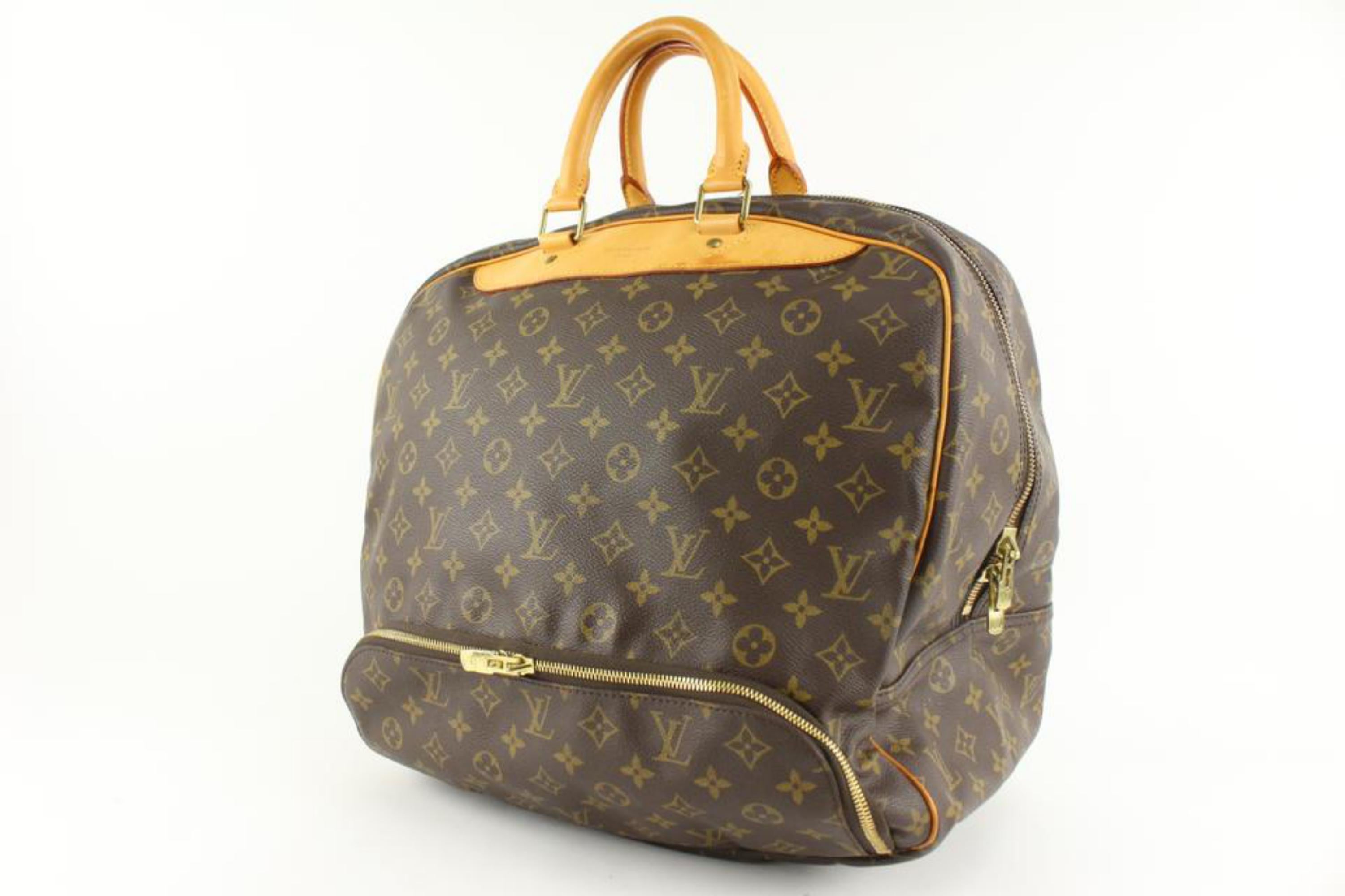 Louis Vuitton Rare Small Size Monogram Sac Evasion Sports Bag 1222lv25
Date Code/Serial Number: VI0927
Made In: France
Measurements: Length:  15