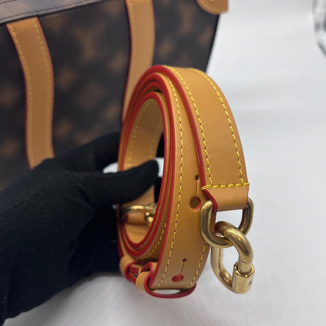 Raro baúl blando Louis Vuitton Monograma borroso Lienzo Herrajes dorados 6