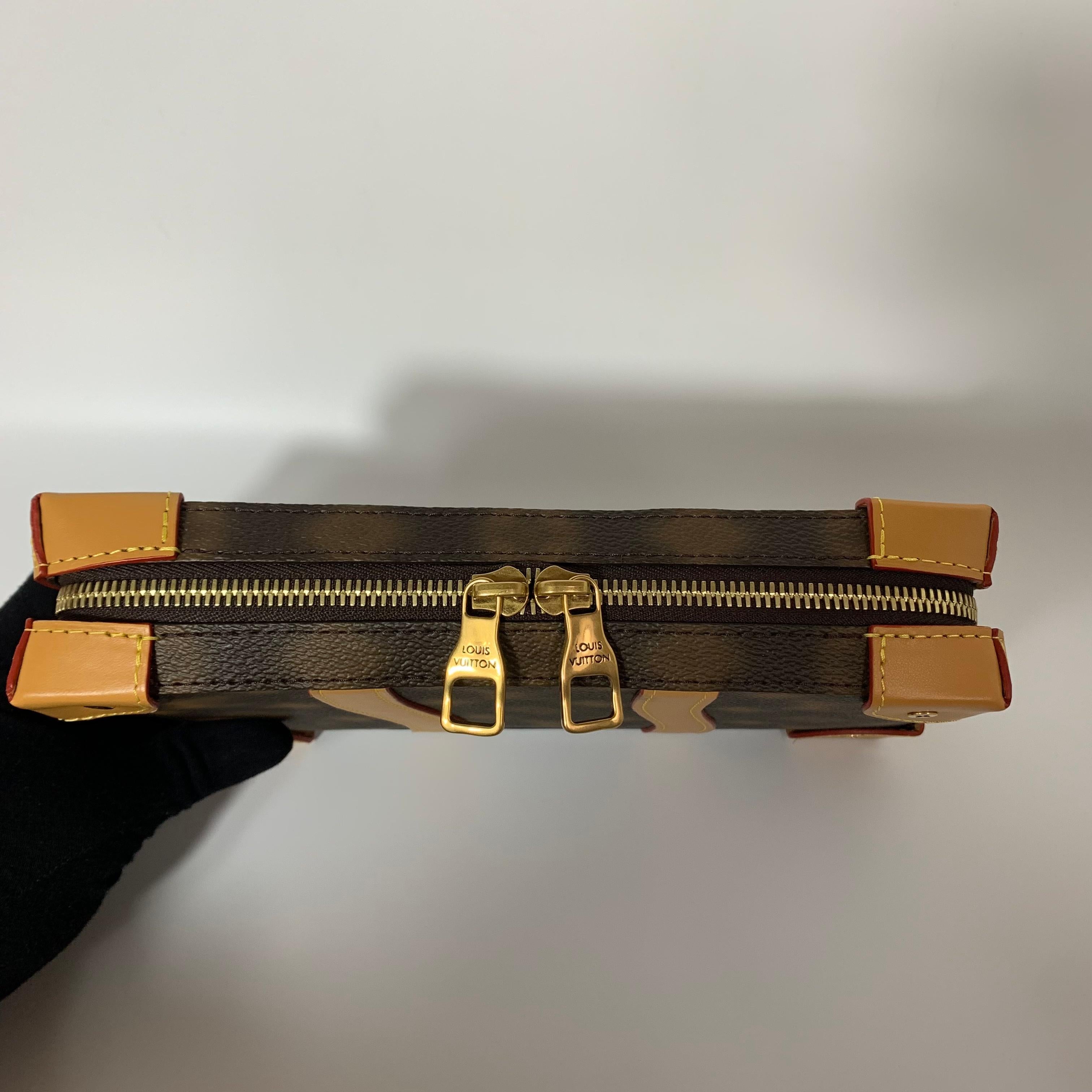Femenino o masculino Raro baúl blando Louis Vuitton Monograma borroso Lienzo Herrajes dorados
