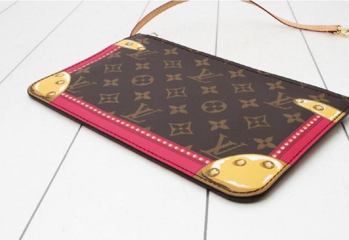 Women's Louis Vuitton Rare Summer Trunks Monogram Neverfull Pochette GM Wristlet Bag For Sale