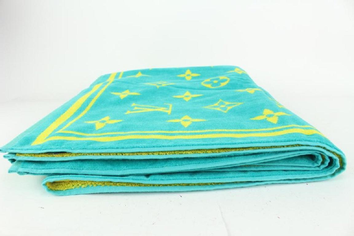 Louis Vuitton Rare Teal x Yellow Monogram Vuittamins Beach Towel 818lv47 For Sale 1