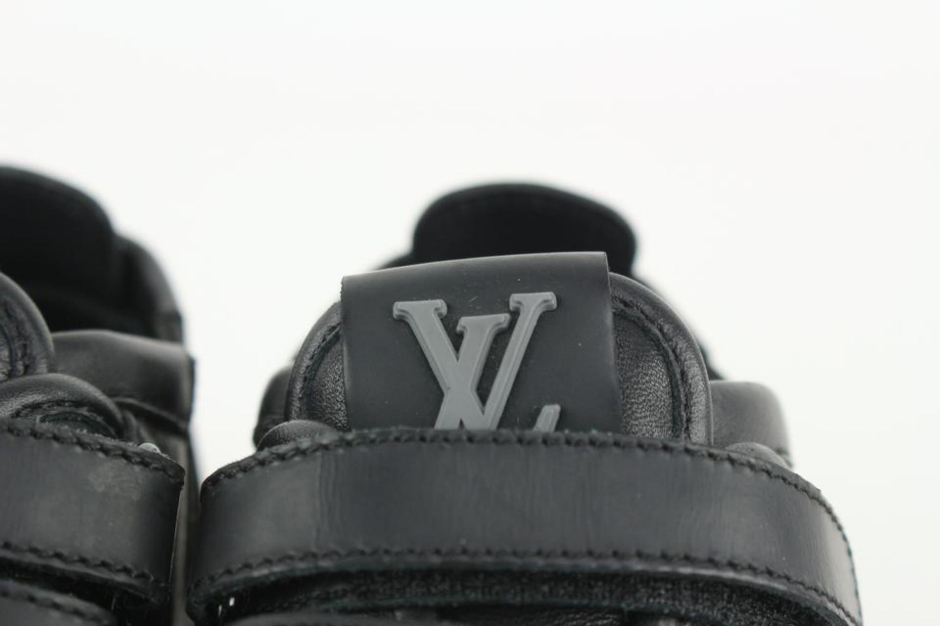 Louis Vuitton Rare Toddler Sz 25 Black Leather Slalom Sneaker 128lv1 In Good Condition For Sale In Dix hills, NY
