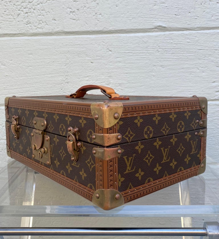 Women's or Men's Louis Vuitton Rare Vintage Cigar Boite Trunk Humidor Travel Luggage  For Sale