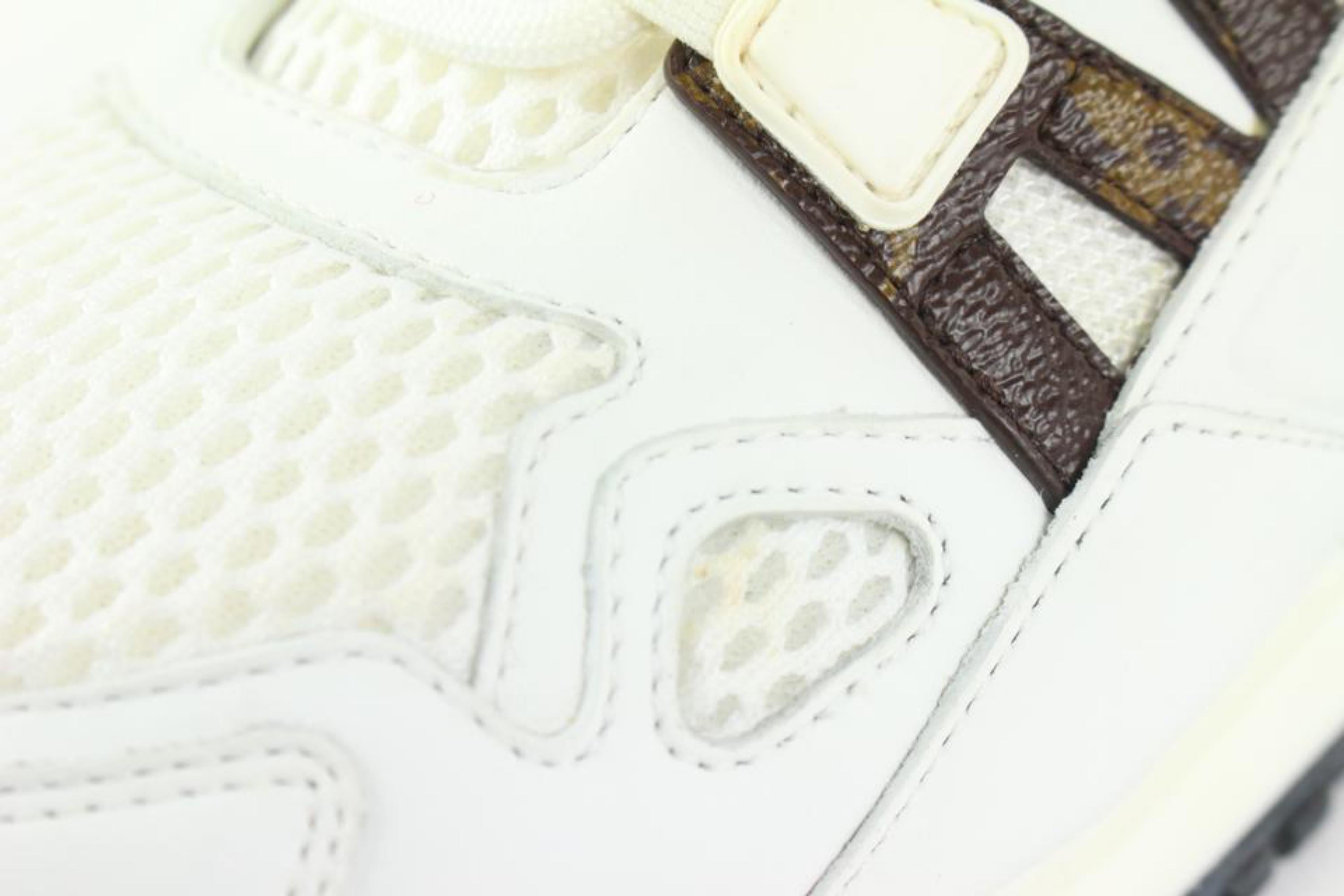 Louis Vuitton Rare Women's Size 35 White x Brown Monogram Run Away Sneaker 1012l For Sale 2
