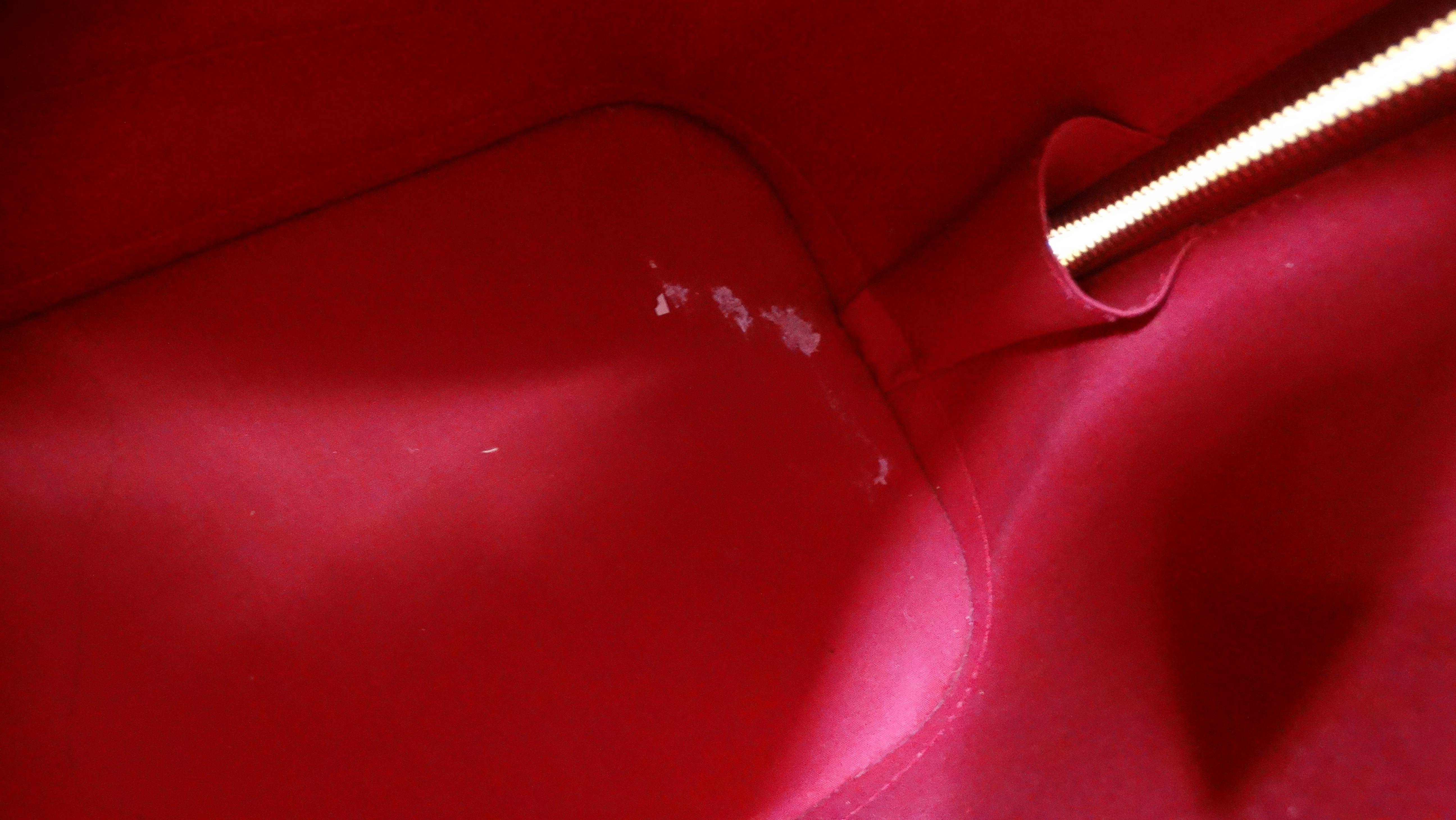 Louis Vuitton Rasberry Alma Monogram Vernis Patent Leather Handbag en venta 7