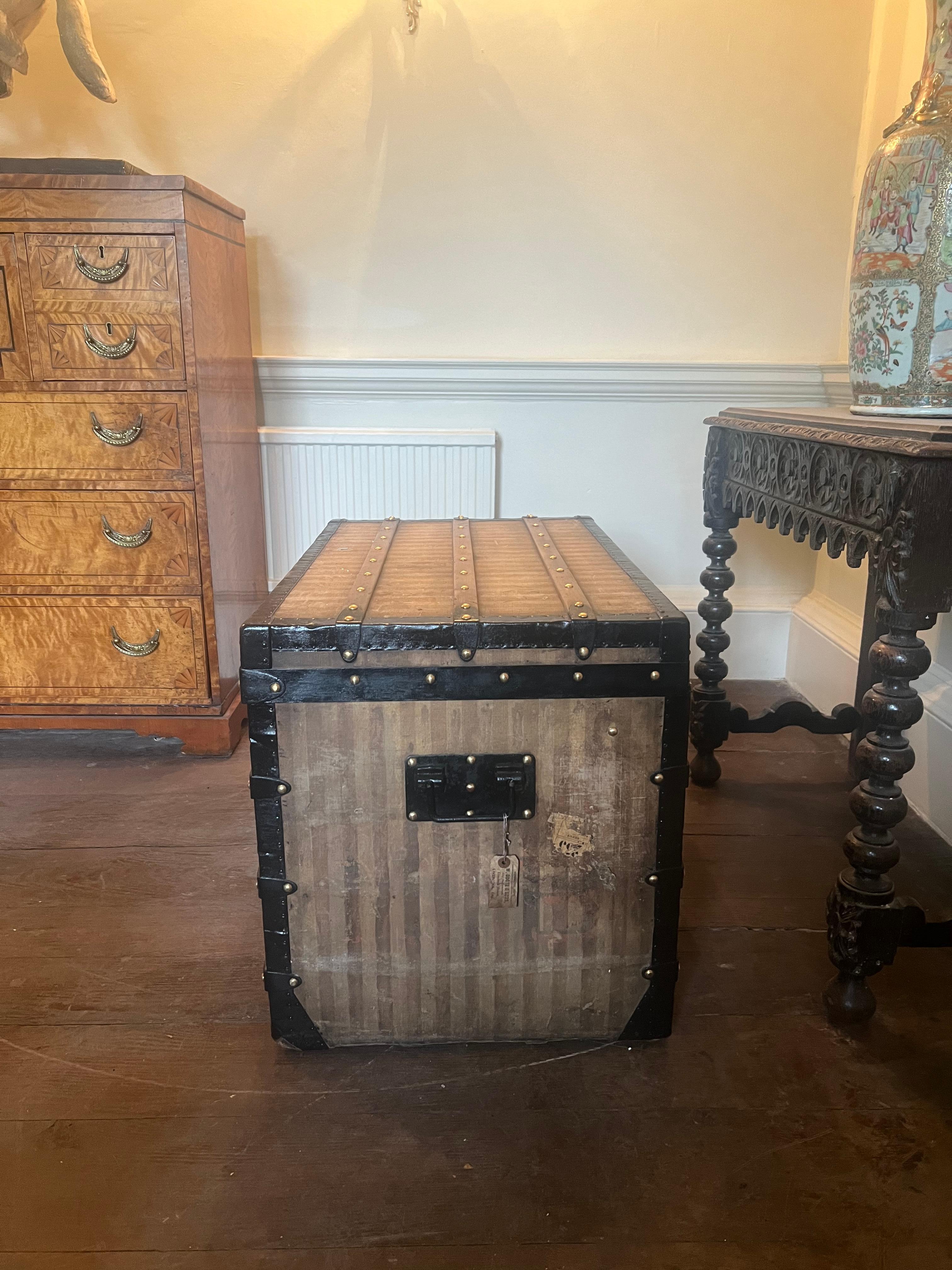 Louis Vuitton Rayèe Steamer Trunk In Good Condition For Sale In Moreton-In-Marsh, GB