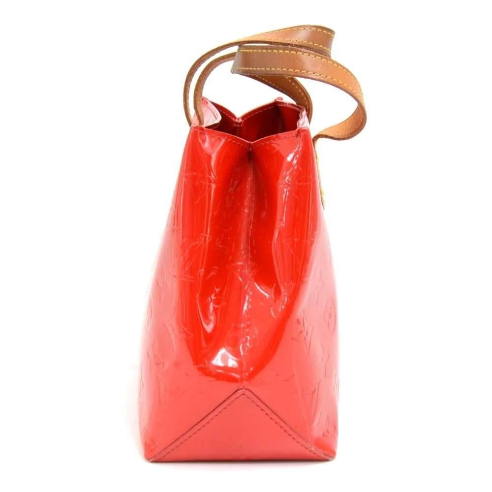 Louis Vuitton Reade PM Red Vernis Leather Hand Bag  In Good Condition For Sale In Fukuoka, Kyushu