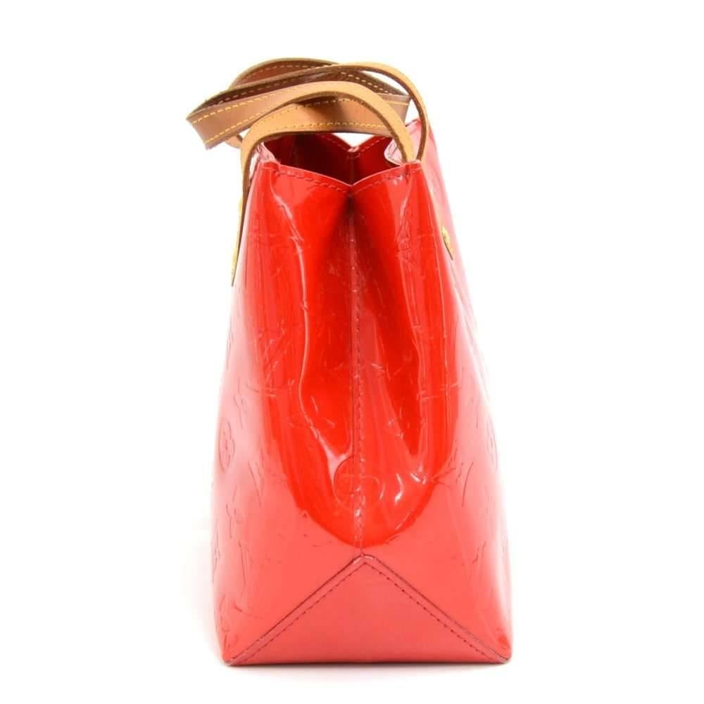 Women's Louis Vuitton Reade PM Red Vernis Leather Hand Bag  For Sale