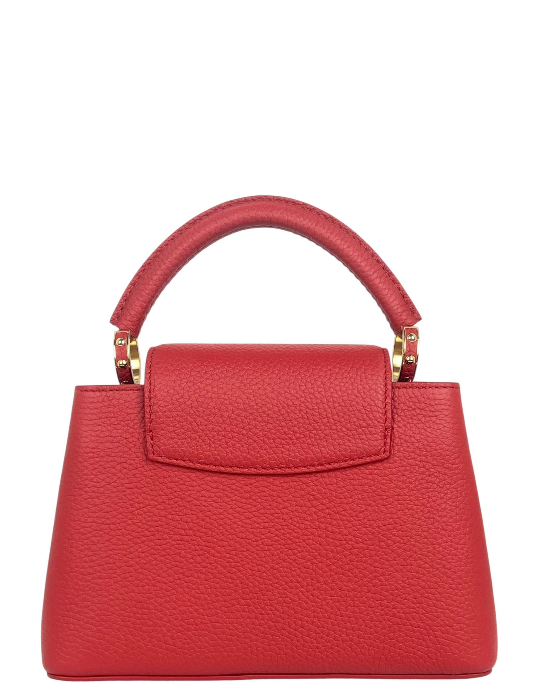 Louis Vuitton Borsa a tracolla BB Capucines rossa con tracolla staccabile In condizioni ottime in vendita a New York, NY