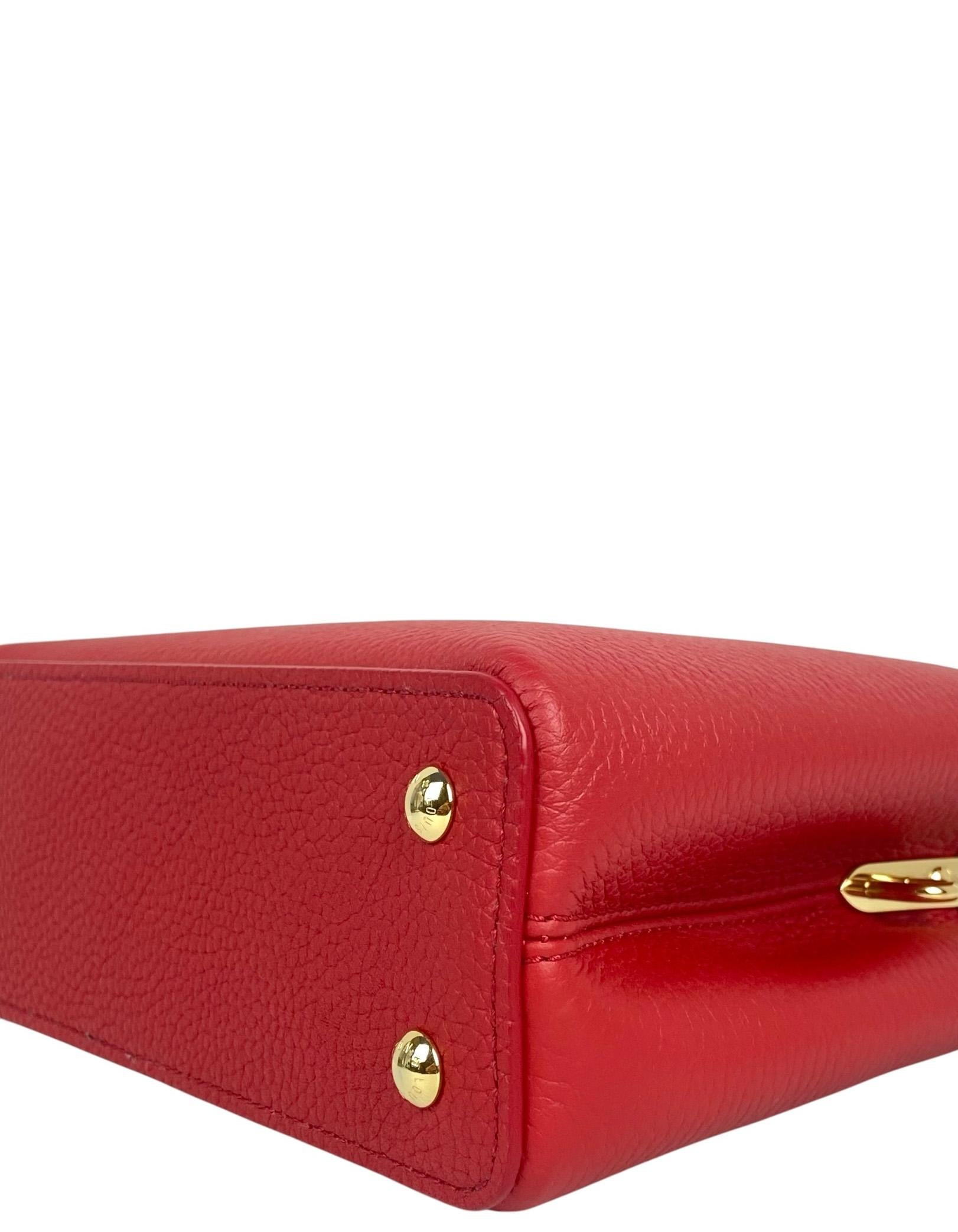 Donna Louis Vuitton Borsa a tracolla BB Capucines rossa con tracolla staccabile in vendita