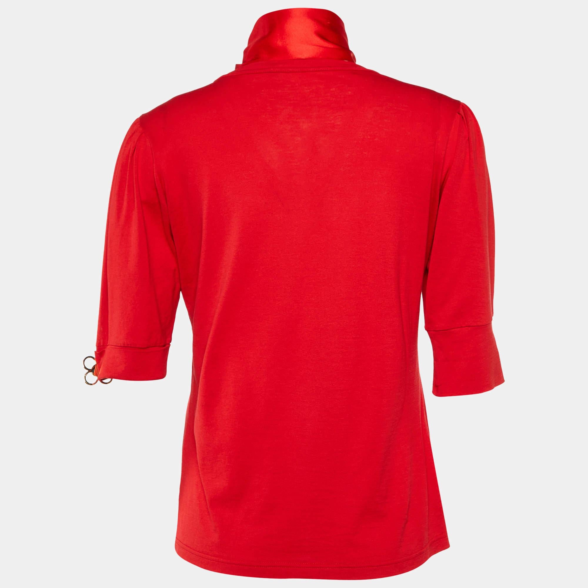 Louis Vuitton Red Cotton Monogram Brooch Detail T-Shirt M In Excellent Condition For Sale In Dubai, Al Qouz 2
