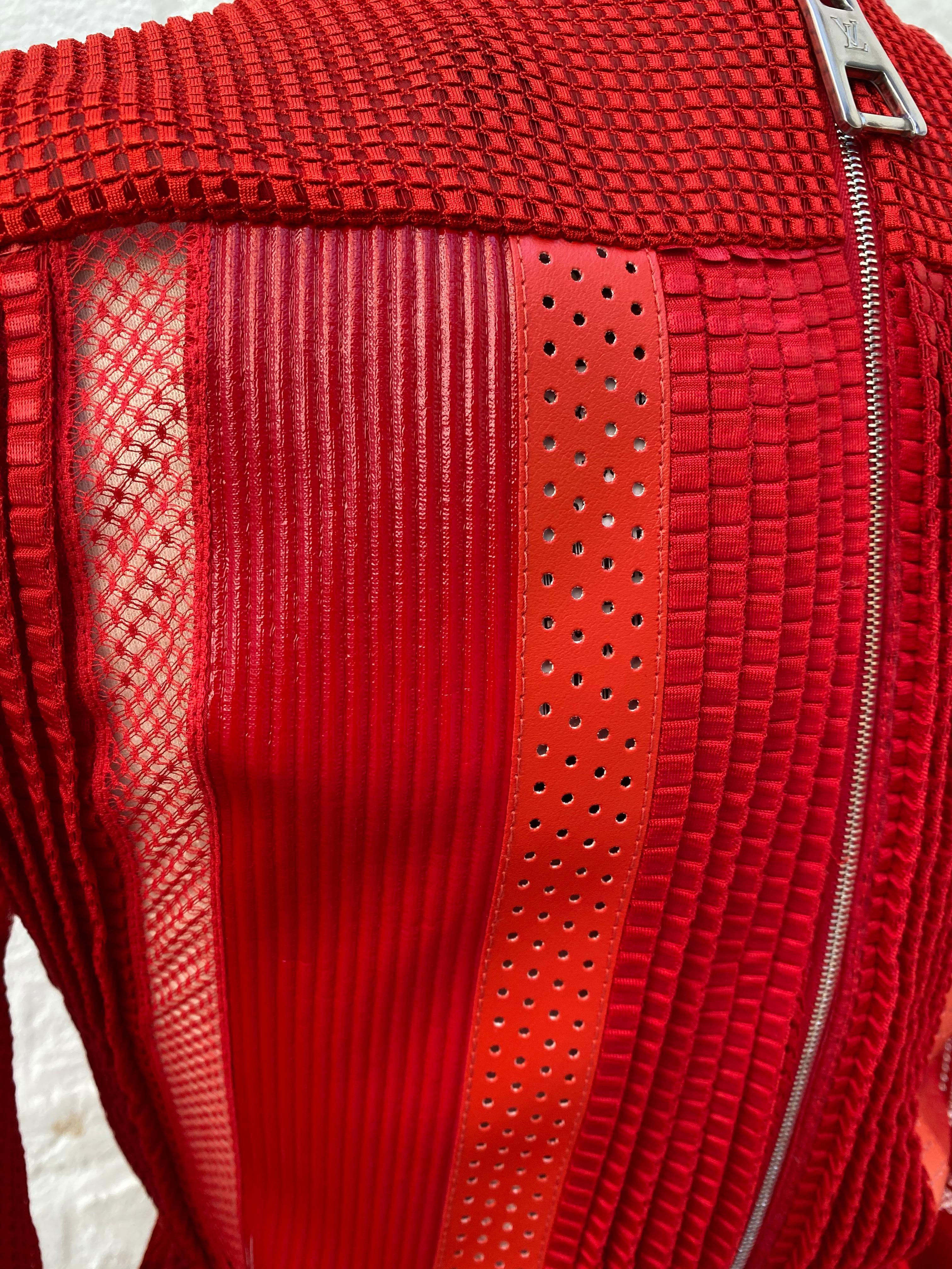 Rotes Kleid von Louis Vuitton 8