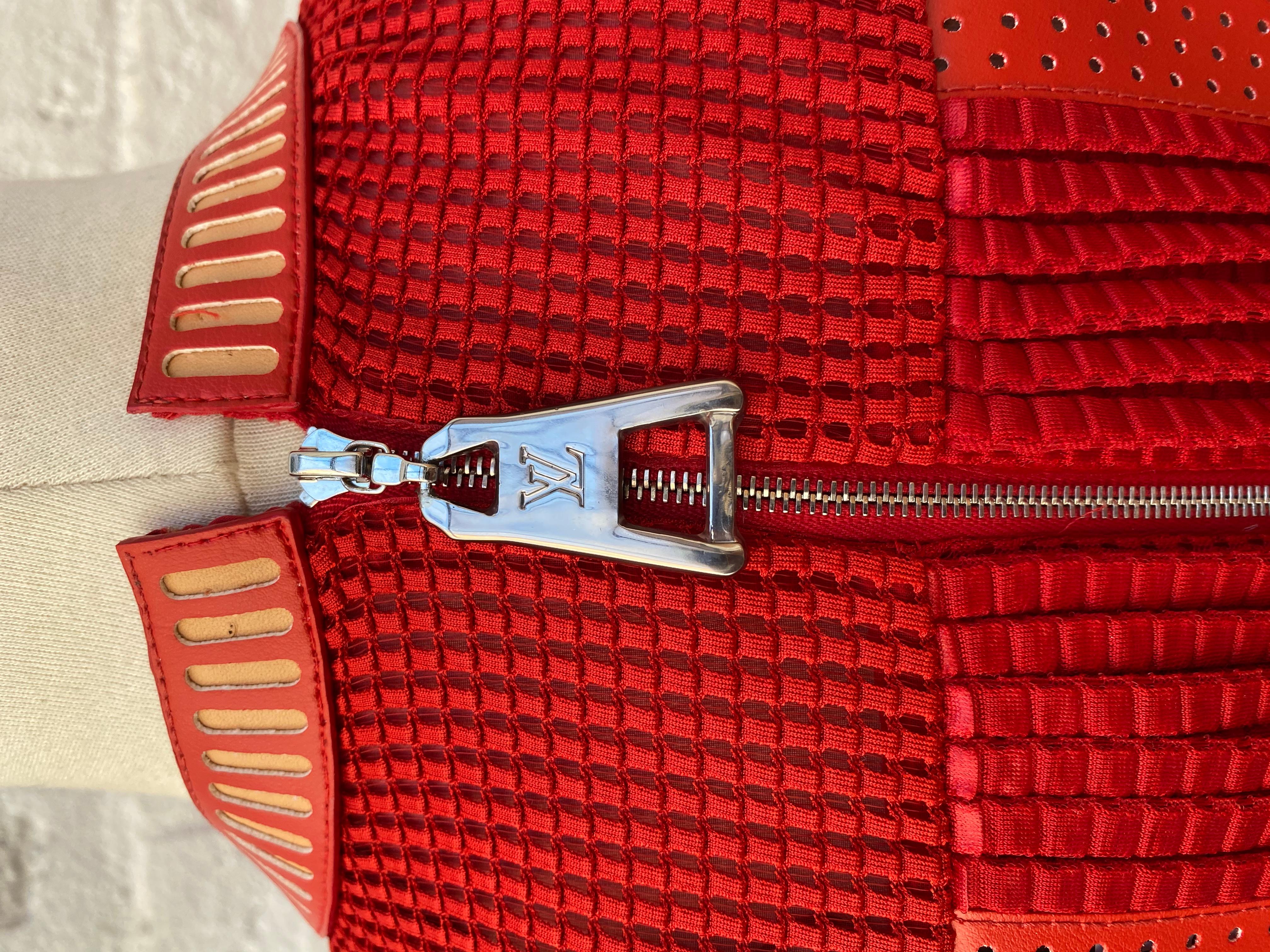 Rotes Kleid von Louis Vuitton 3