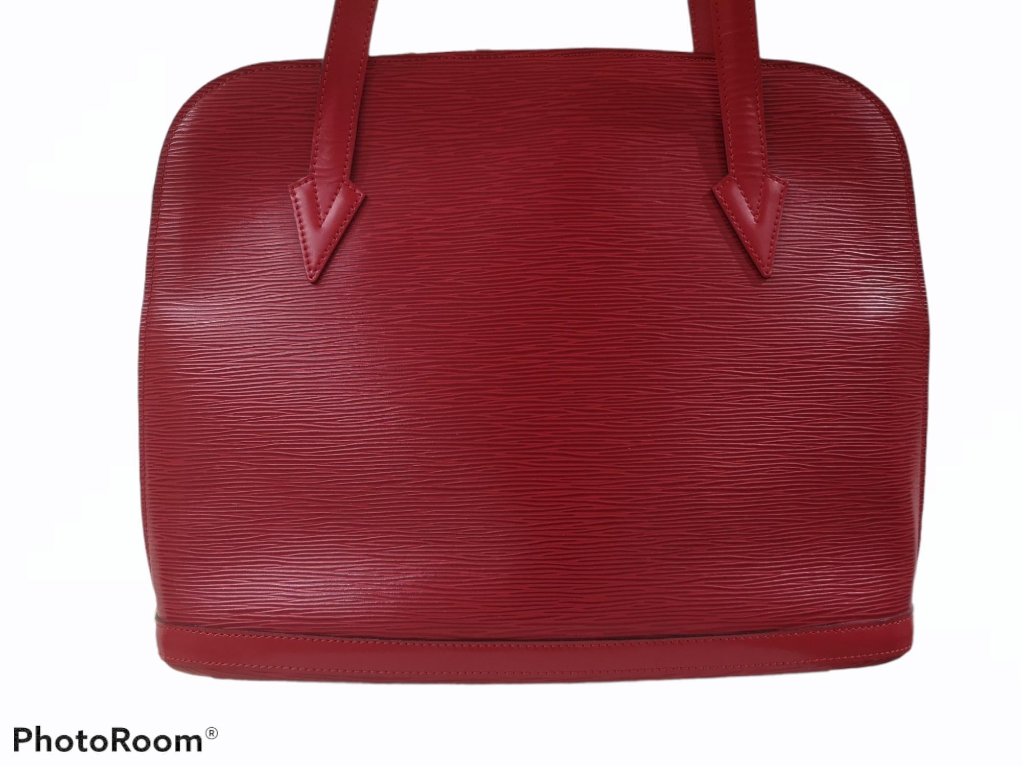 Women's Louis Vuitton red epi alma shoulder shopper bag