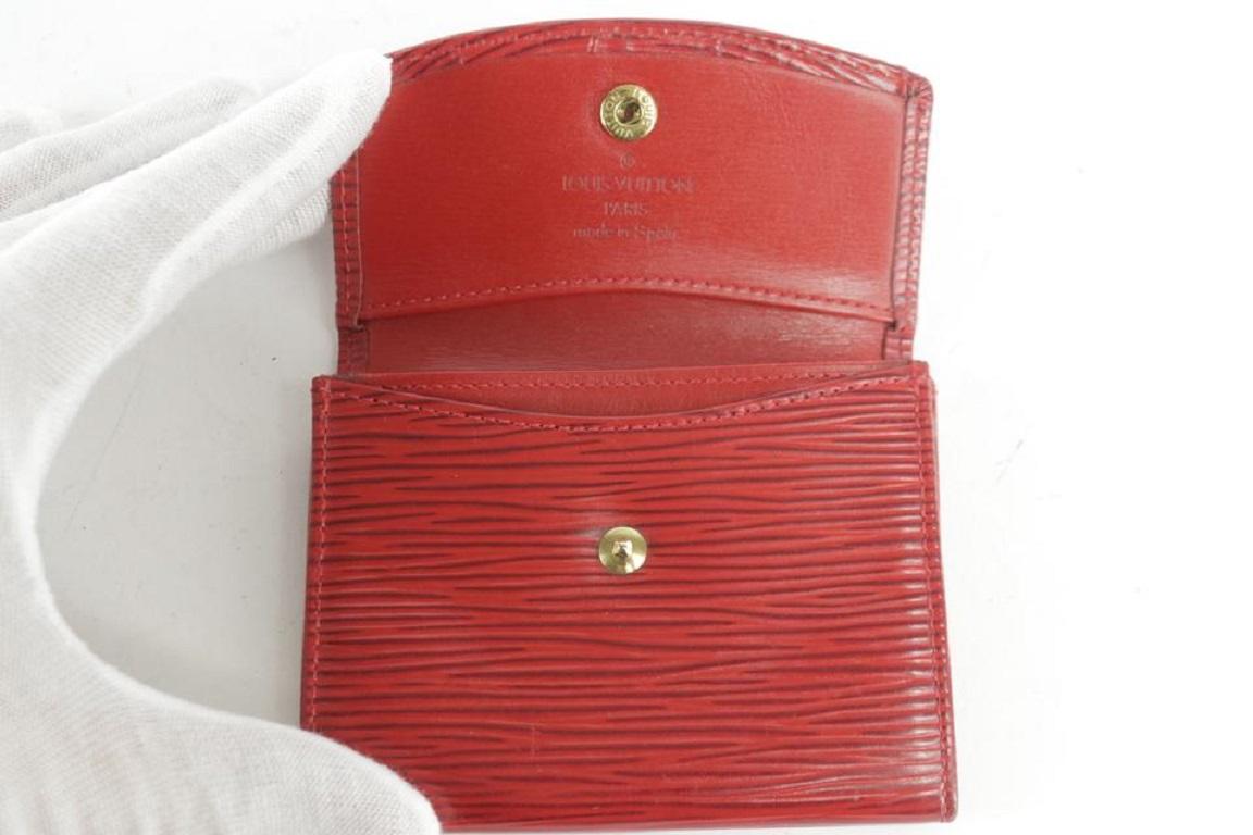 Louis Vuitton Red Epi Card Case Snap Pouch 1lk1210 Wallet In Good Condition For Sale In Dix hills, NY