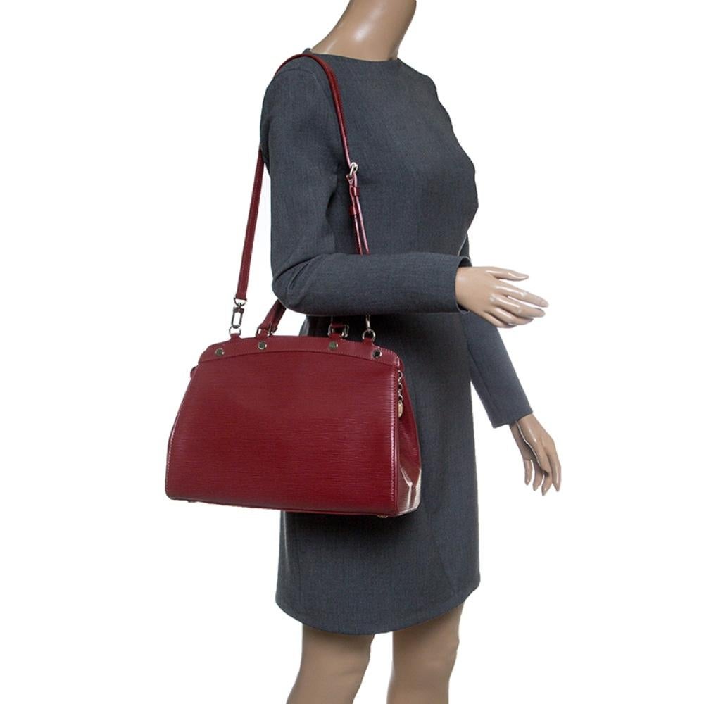 Louis Vuitton Red Epi Leather Brea MM Bag In Good Condition In Dubai, Al Qouz 2