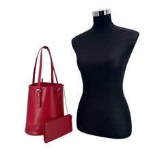 Louis Vuitton Rote Epi Leder Bucket PM Umhängetasche mit Beutel
