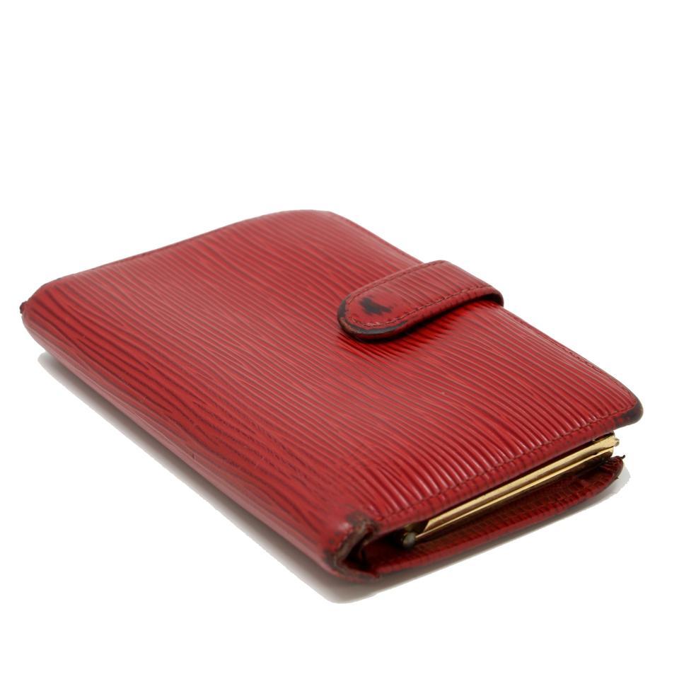 Louis Vuitton Rote EPI Leder Kisslock Snap Bi-Fold Geldbörse LV-W0930P-0391 mit Schnappverschluss im Zustand „Gut“ im Angebot in Downey, CA