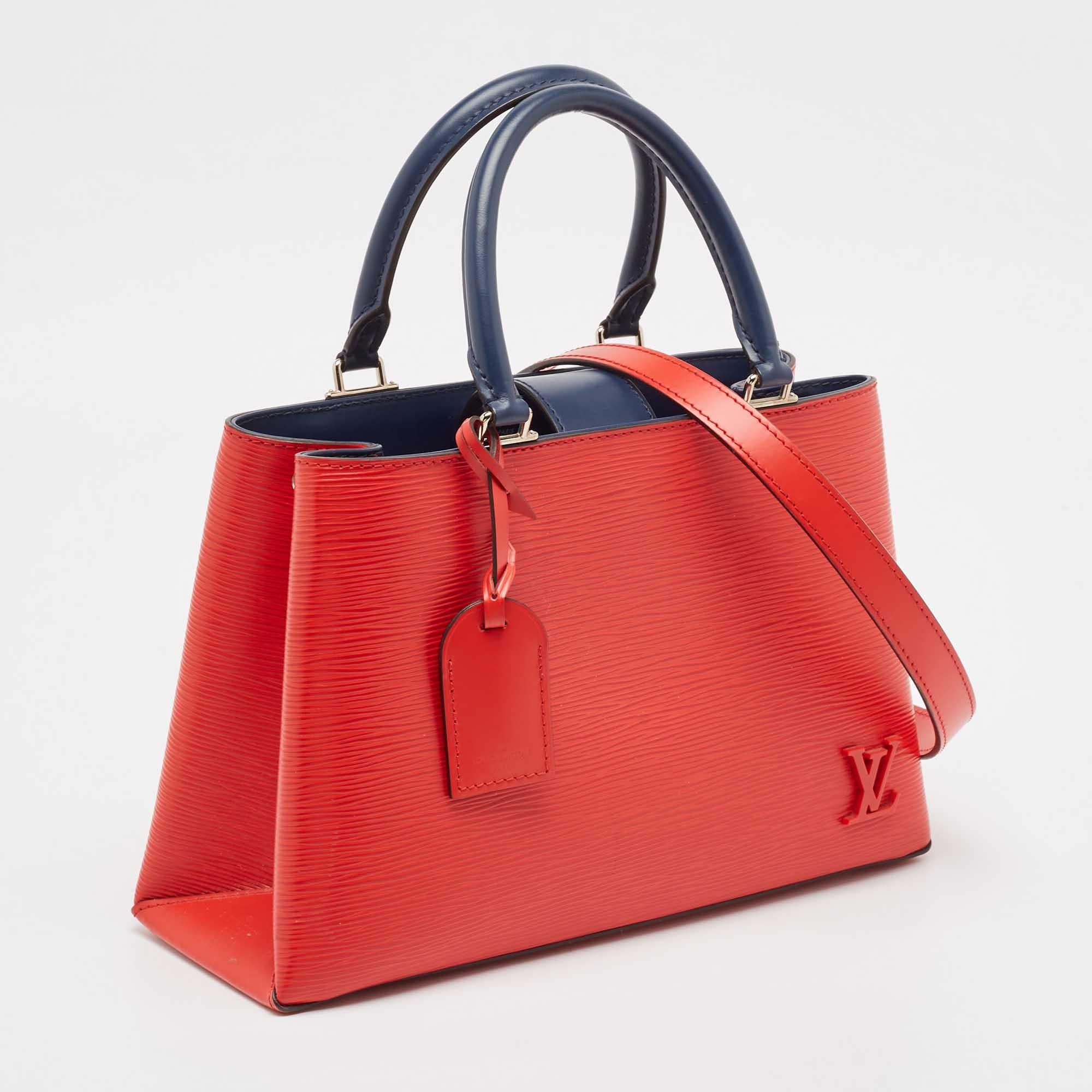 Louis Vuitton Red Epi Leather Kleber PM Bag In Excellent Condition For Sale In Dubai, Al Qouz 2