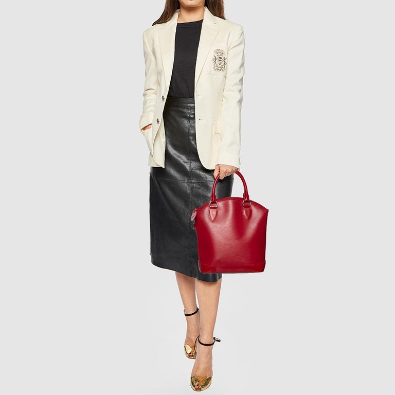 Louis Vuitton Red Epi Leather Lockit Vertical Bag In Good Condition In Dubai, Al Qouz 2