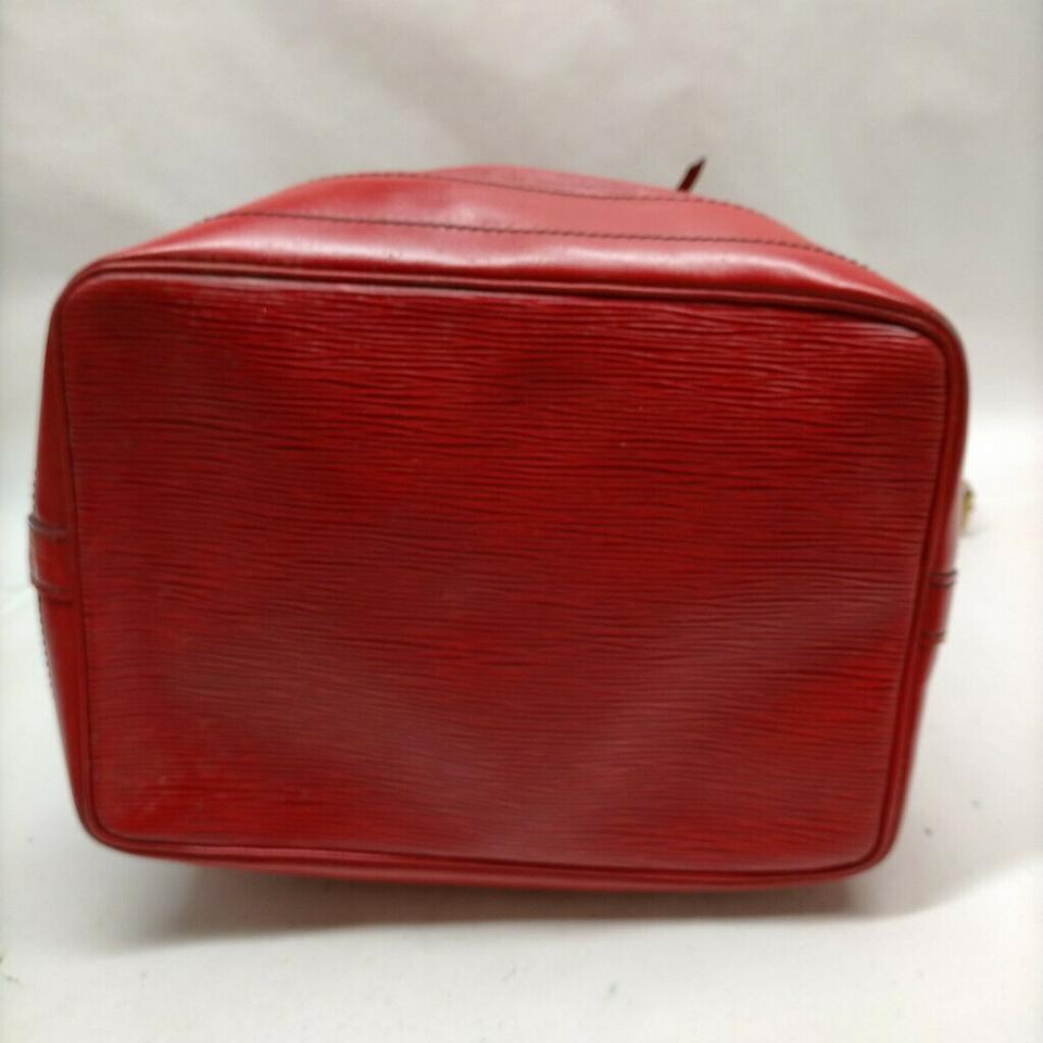 Louis Vuitton Red Epi Leather Noe GM Drawstring Bucket hobo Bag 863261 In Good Condition In Dix hills, NY