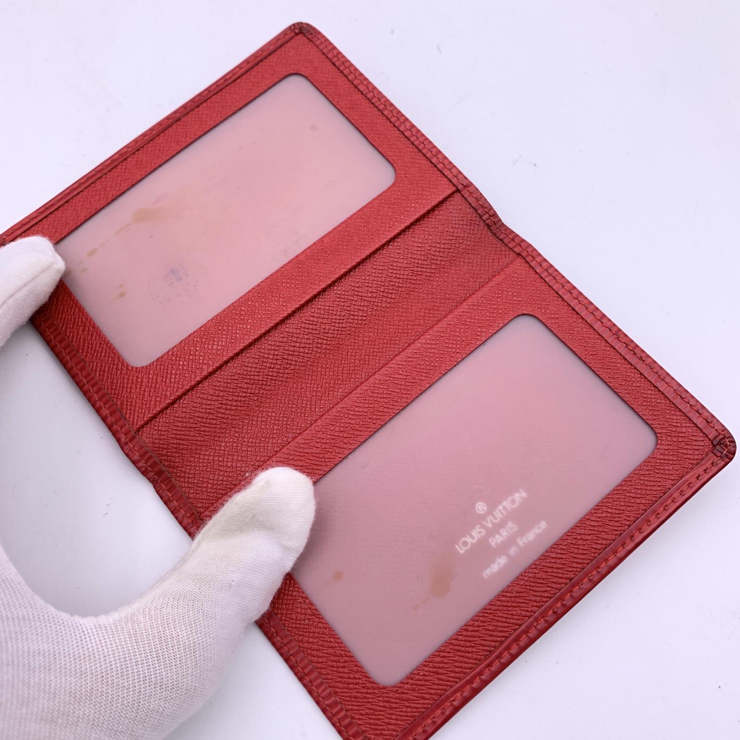 Louis Vuitton Red Epi Leather Porte 2 Cartes Vertical Card Case In Good Condition In Rome, Rome