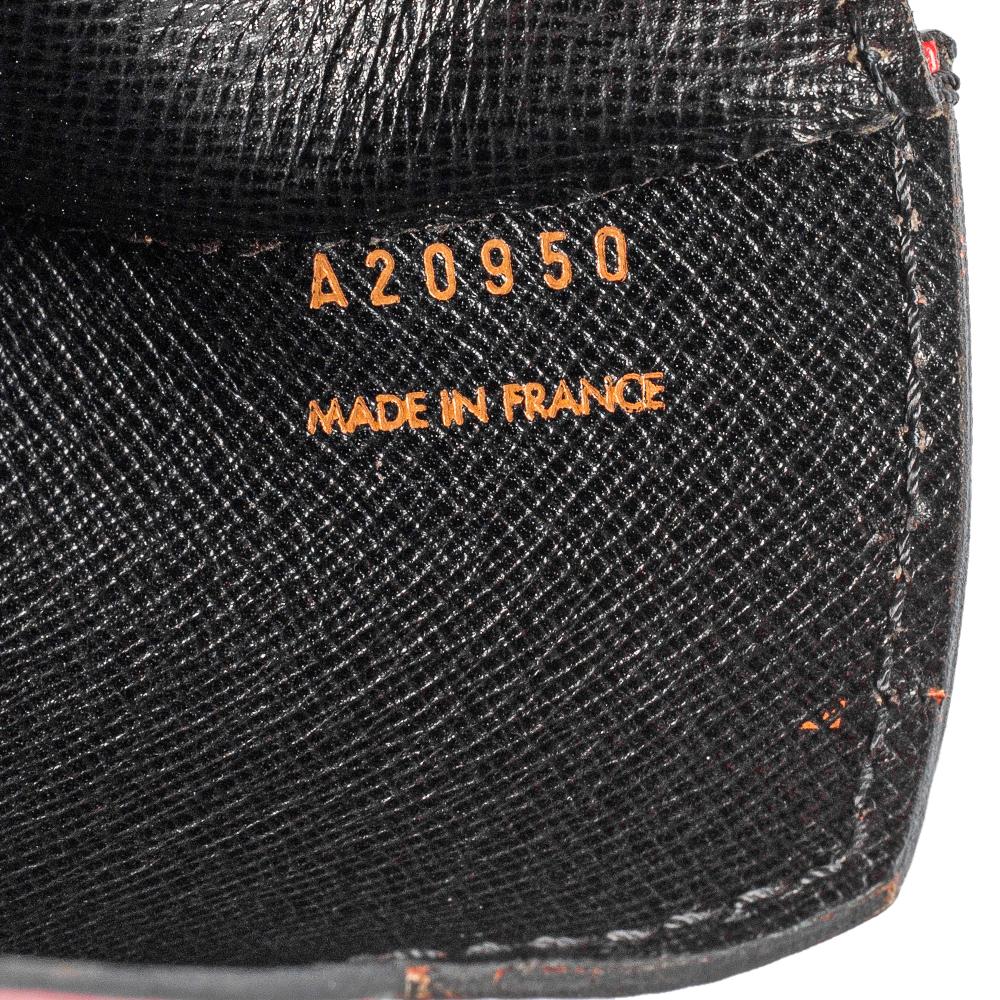Louis Vuitton Red Epi Leather Porte-Document Senateur Clutch In Good Condition In Dubai, Al Qouz 2