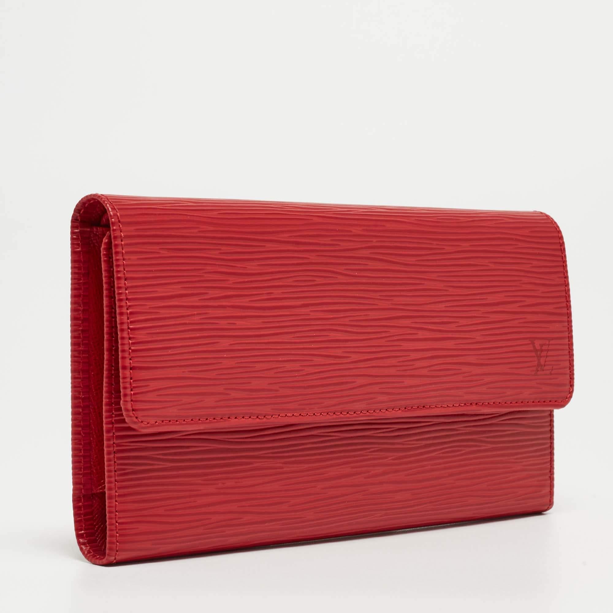 Louis Vuitton Red Epi Leather Porte Tresor International Wallet In Good Condition In Dubai, Al Qouz 2