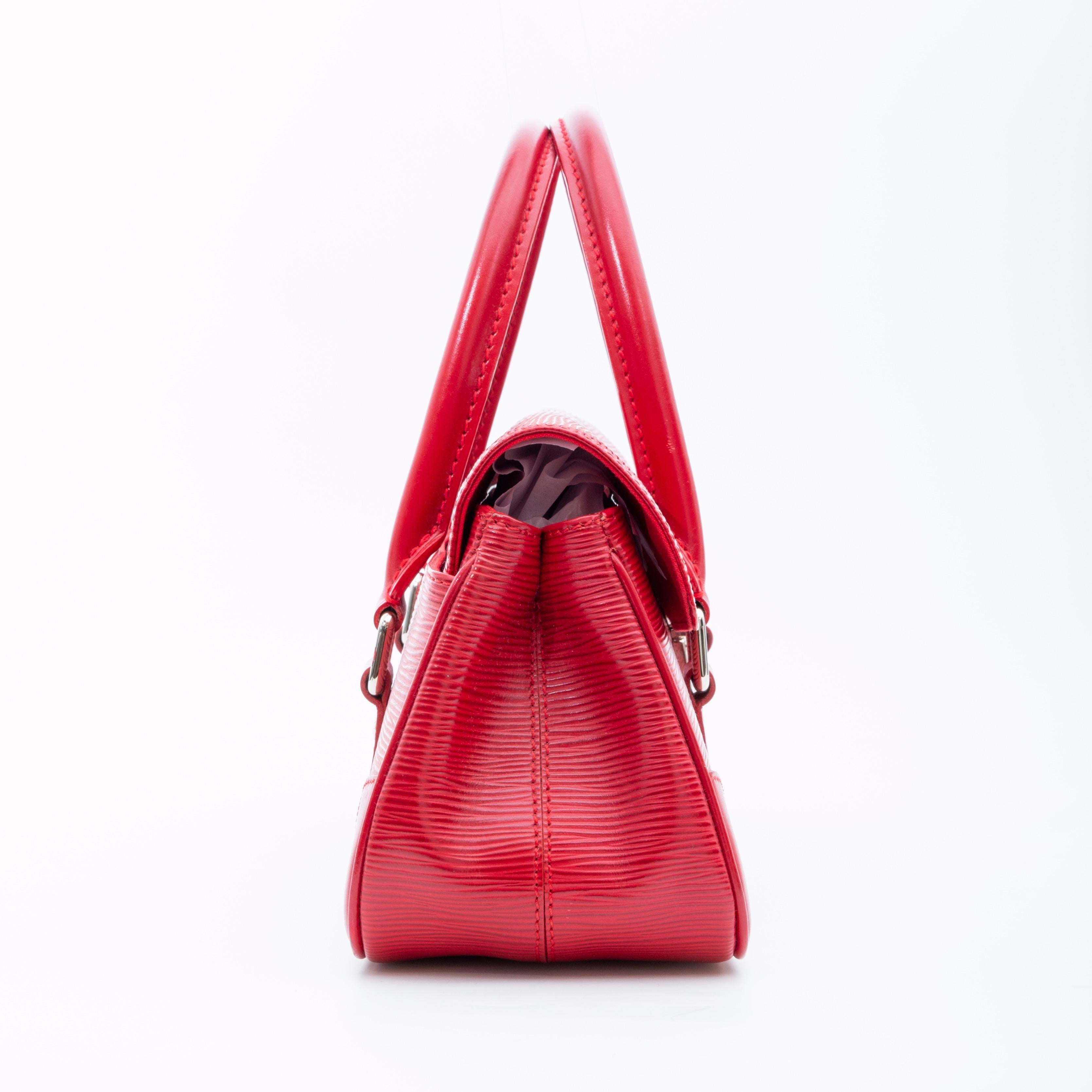 COLOR: Red
MATERIAL: Epi leather
DATE CODE: CE 1005
MEASURES: H 6.5” x L 11” x D 4”
DROP: 6”
COMES WITH: Dust bag
CONDITION: Excellent - bag was professionally cleaned and looks pristine.

Made in Italy