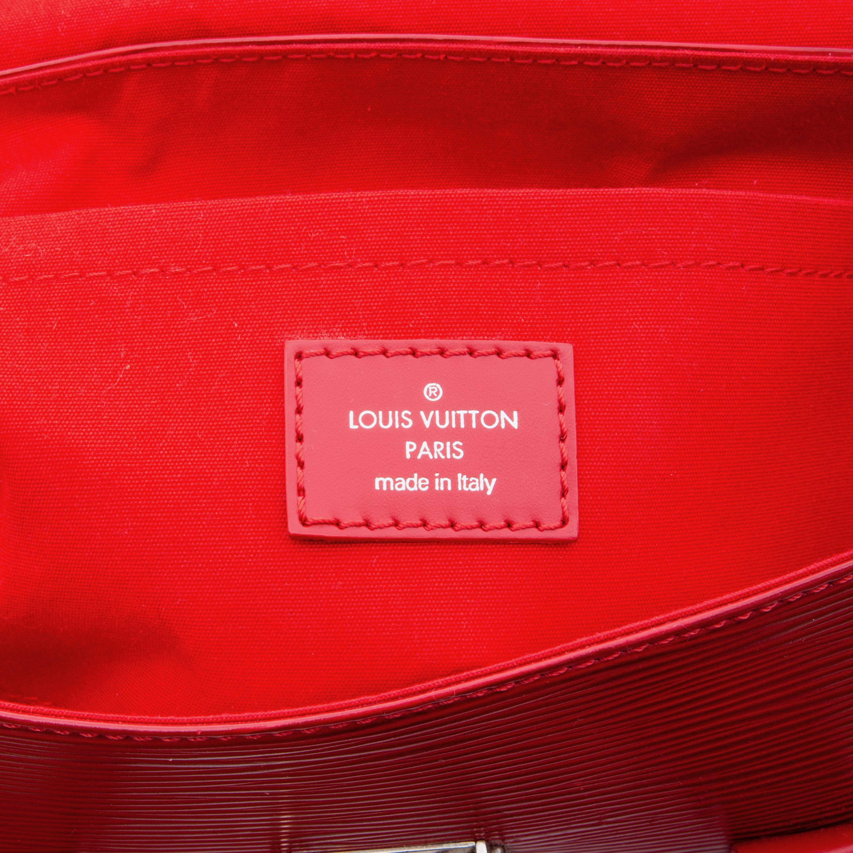 Louis Vuitton Red Epi Leather Segur PM Handbag (2005) For Sale 2