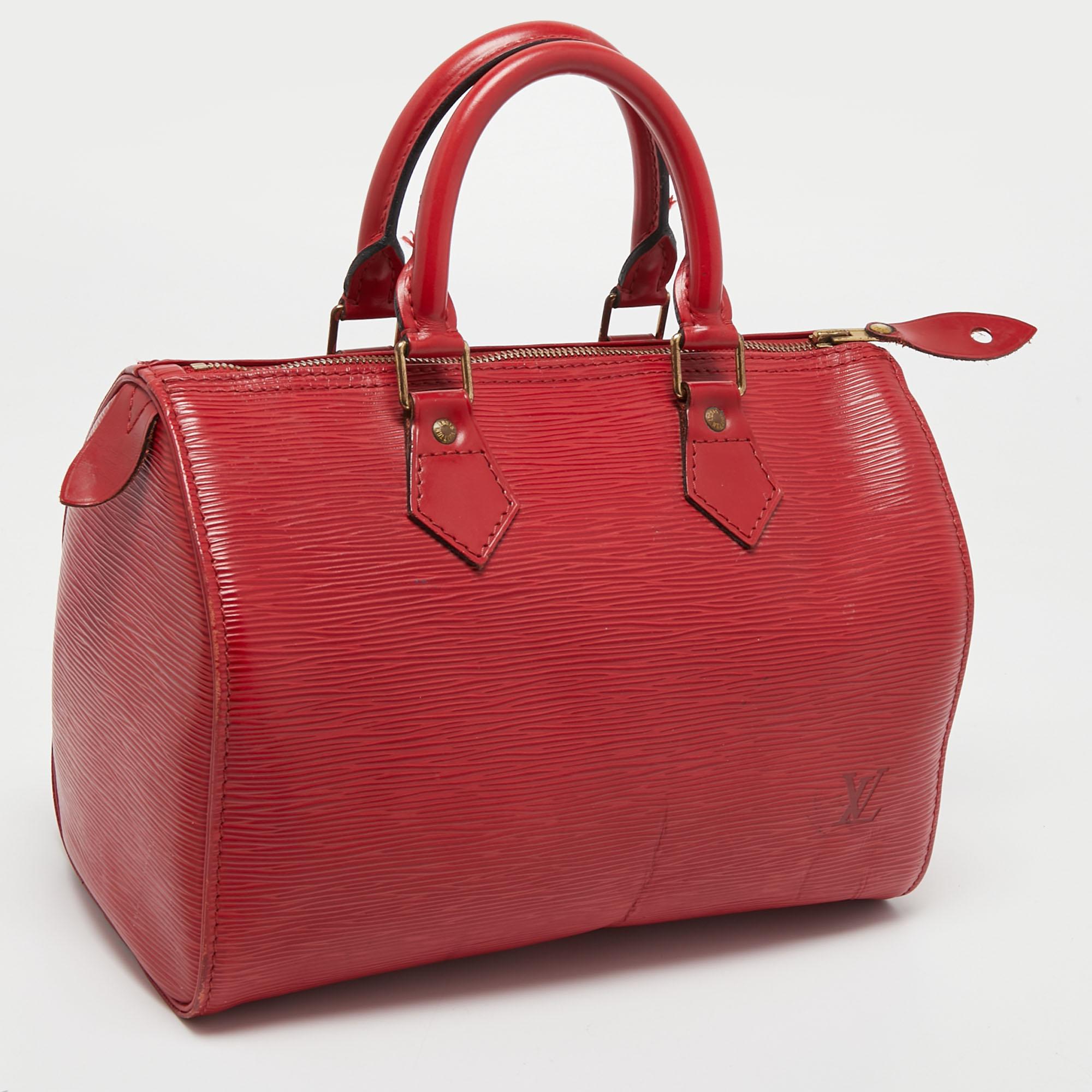 Louis Vuitton Red Epi Leather Speedy 25 Bag In Fair Condition In Dubai, Al Qouz 2